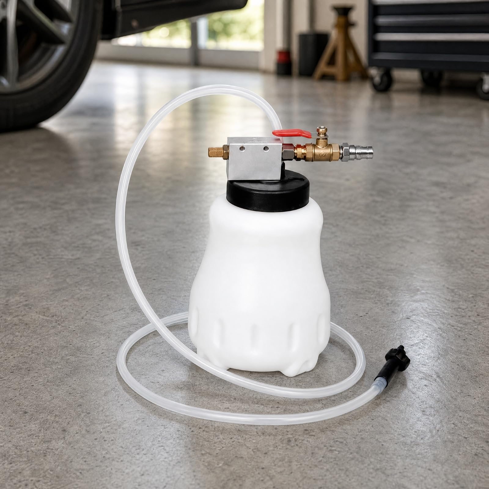 Bremsflüssigkeitsentlüftungsgerät mit Pneumatischer Ventilanordnung Und Hebel für Kontrollierte Flüssigkeitshandhabung Beim Service von Bremsanlagen in Autowerkstätten Und