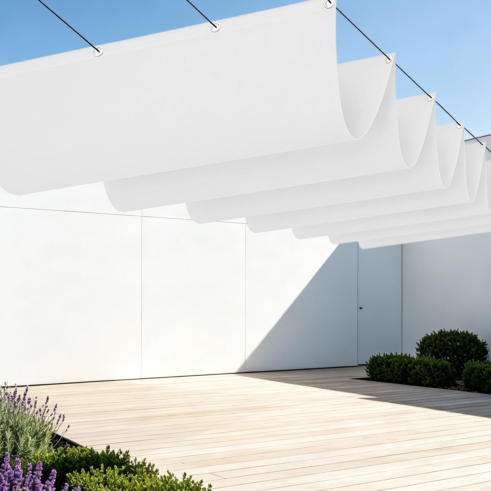 Voile d'ombrage rétractable pour terrasse fleurie et déjeuners d'été à l'abri