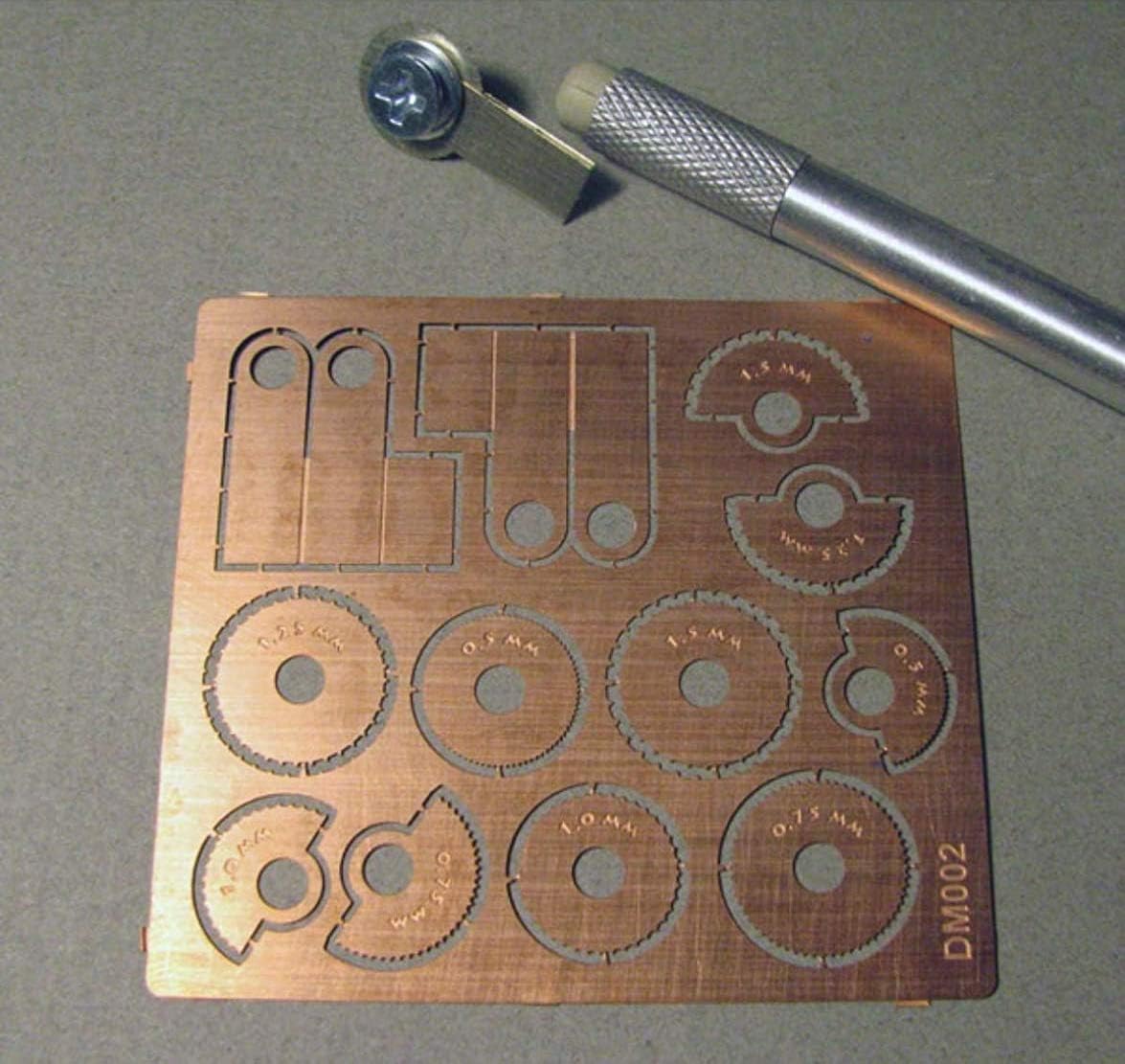 DAN MODELS REVITERS for Imitation RIVETING (5 Discs with Different RIVETING Steps) 1/35 002
