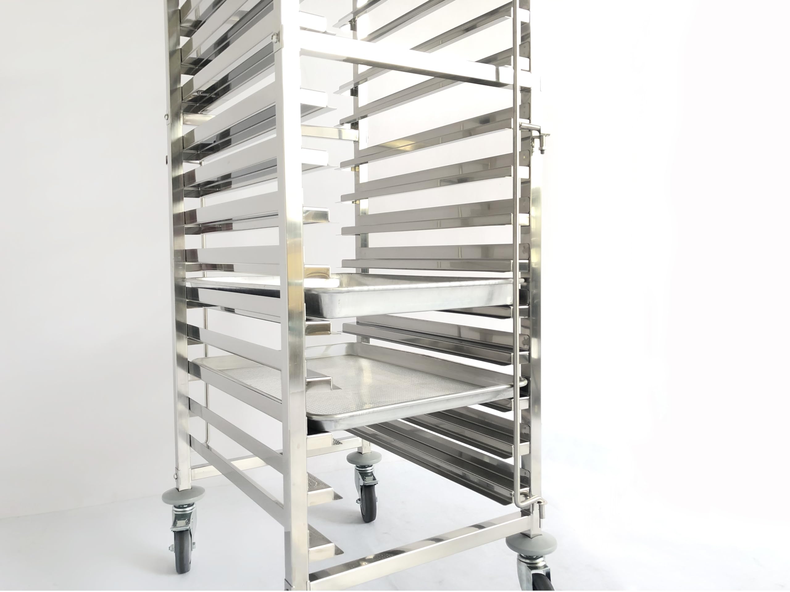METRO Professional Chariot à étagères 2 en 1 GN 1/1 GSC101821, Chariot à Roulettes, 18 niveaux, acier inoxydable, 60,5 x 46,3 x 175 cm, argent