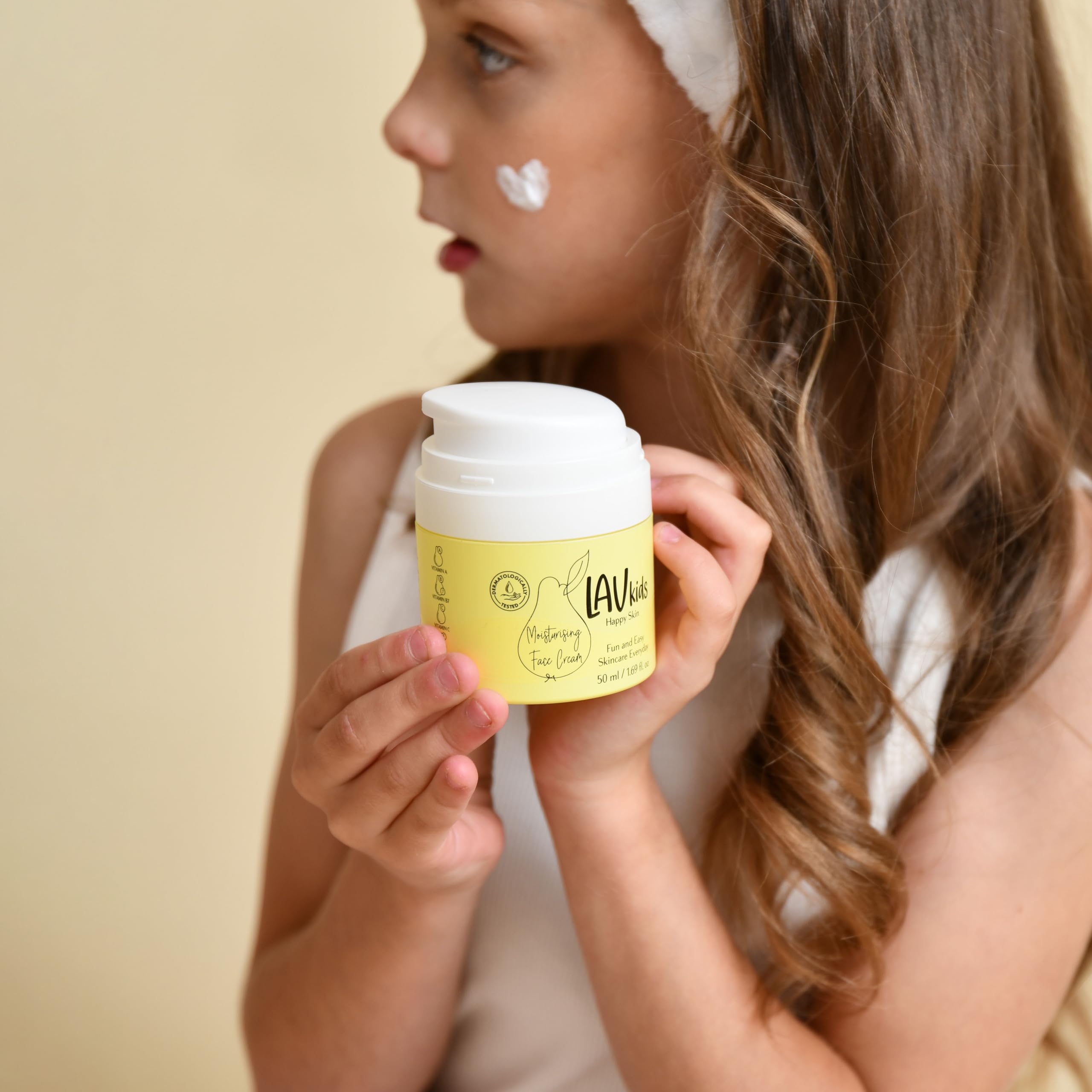 LAV Moisturising Face Care Bundle, Face Cream, Foaming Cleanser, Lip Butter with Headband (white, yellow, green) - Image 4