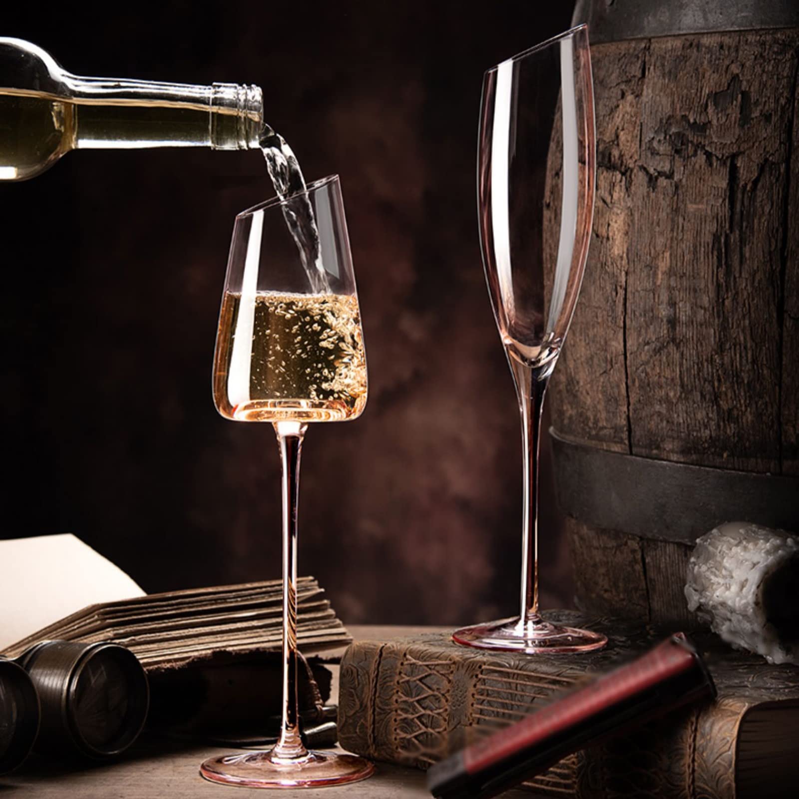 Flûtes à Champagne Ensemble de 4 Verres à Champagne Inclinés Verres à Bulles de Luxe Légers Flûte à Champagne en Verre de Cristal pour Mariage, Anniversaire, Noël Parfait pour，One Color B