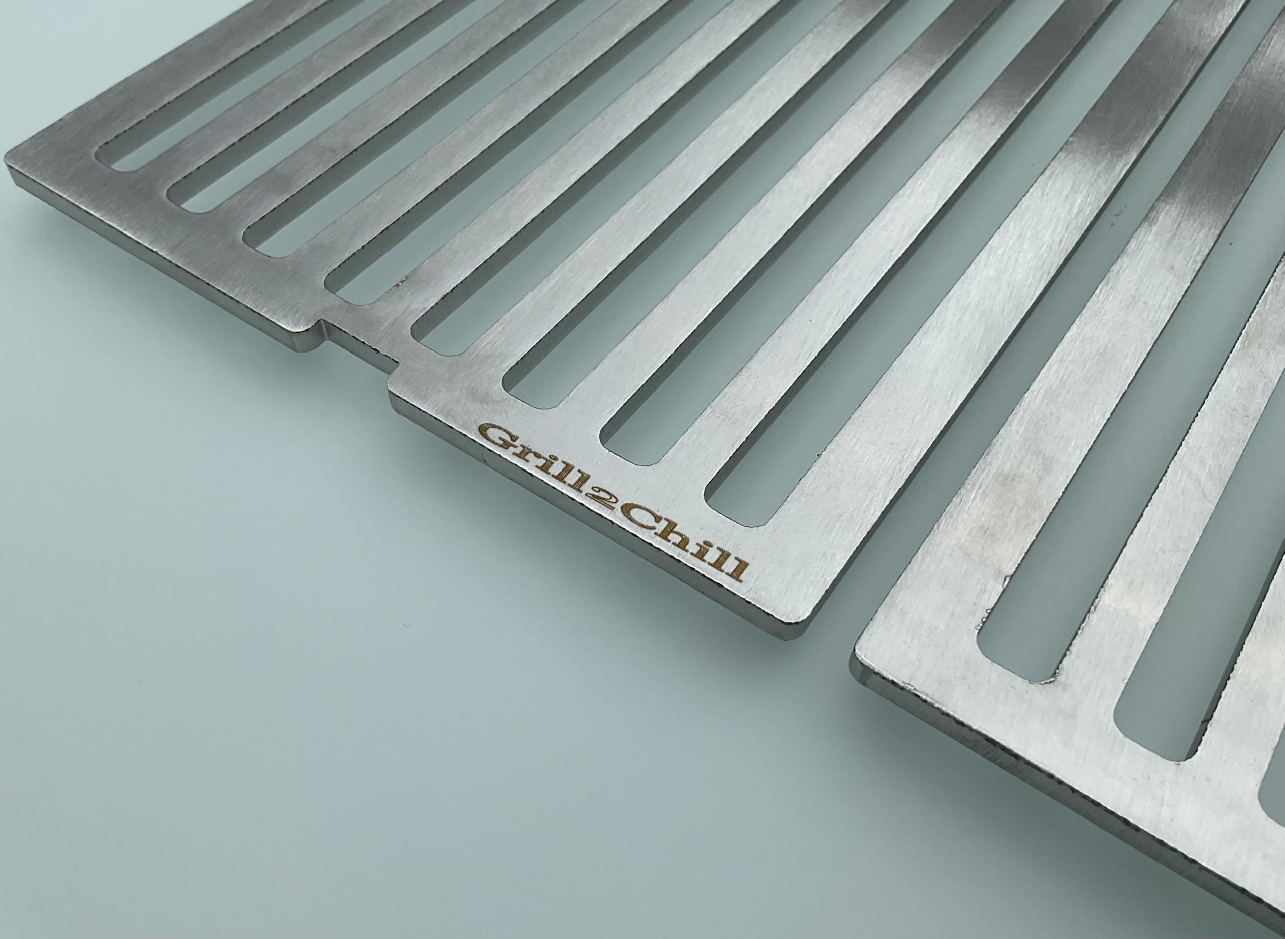 Ruszt do grilla ze stali nierdzewnej V2A 1.4301 pasuje do Grills Char-Broil Professional PRO S2 + Core B2 + LANDMANN Triton PTS 2.0 + Triton maxX PTS 2.0/3 ruszty po 160 x 440 mm = 480 x 440 x 5-5,2