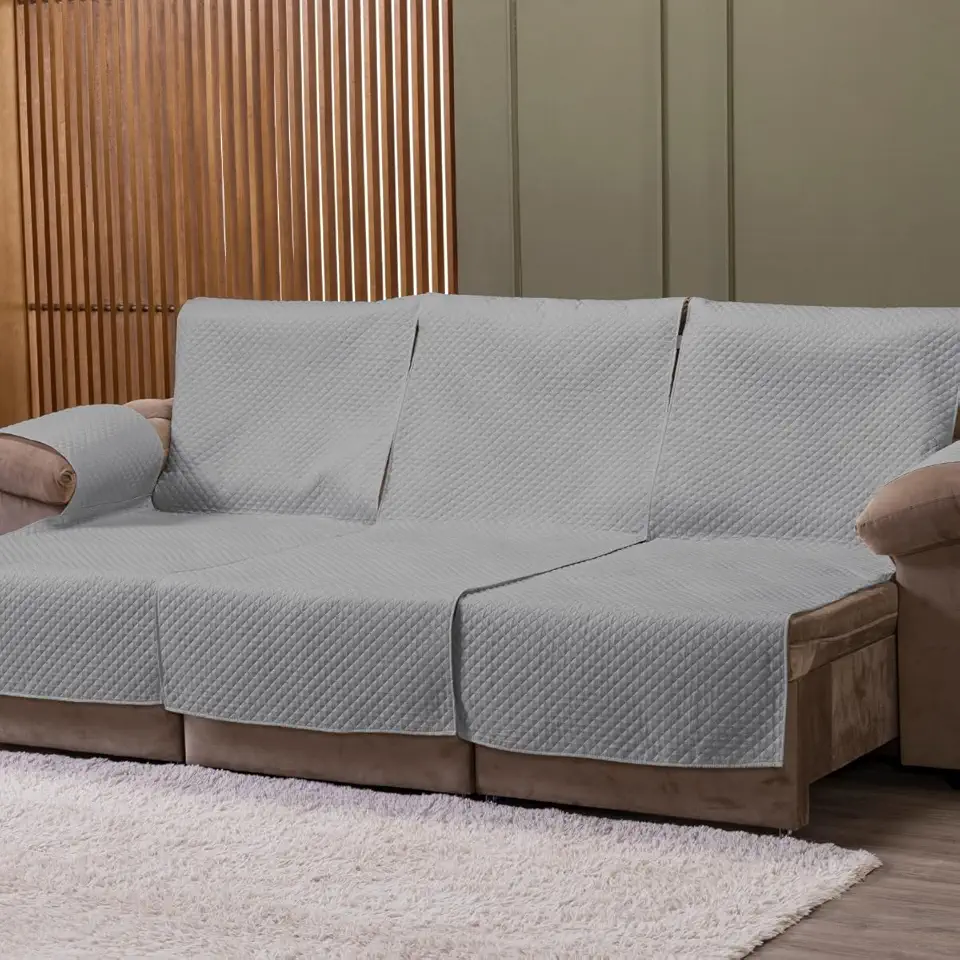 Protetor de Sofá Retrátil 3 Lugares 3,00m Impermeável com Bolsos e Alça Antiderrapante – Capa Matelada Luxo com Protetor de Braço (Cinza)