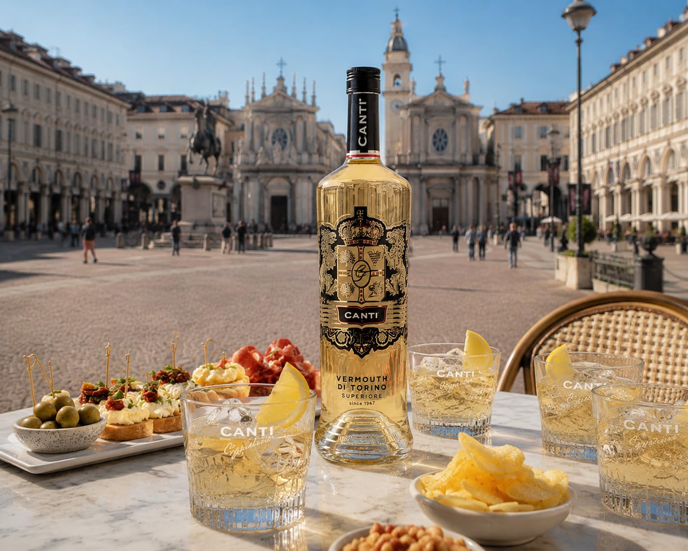Canti - Vermouth Blanc Supérieur de Turin, Aperitif aux Notes Agrumées, Notes d'Épices, Fleurs et Absinthe Romaine, 1x1L 135