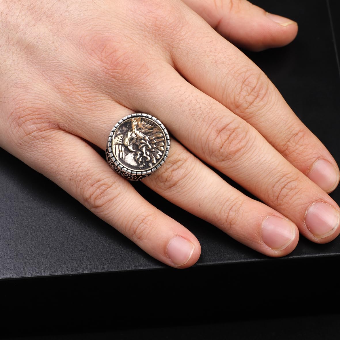 Anello dell'Aquila in Argento 925 da Uomo - Anello con Sigillo Inciso, Lucido, Stile Animale Fatto a Mano con Panno per la Pulizia dell'Argento Adeau (26)
