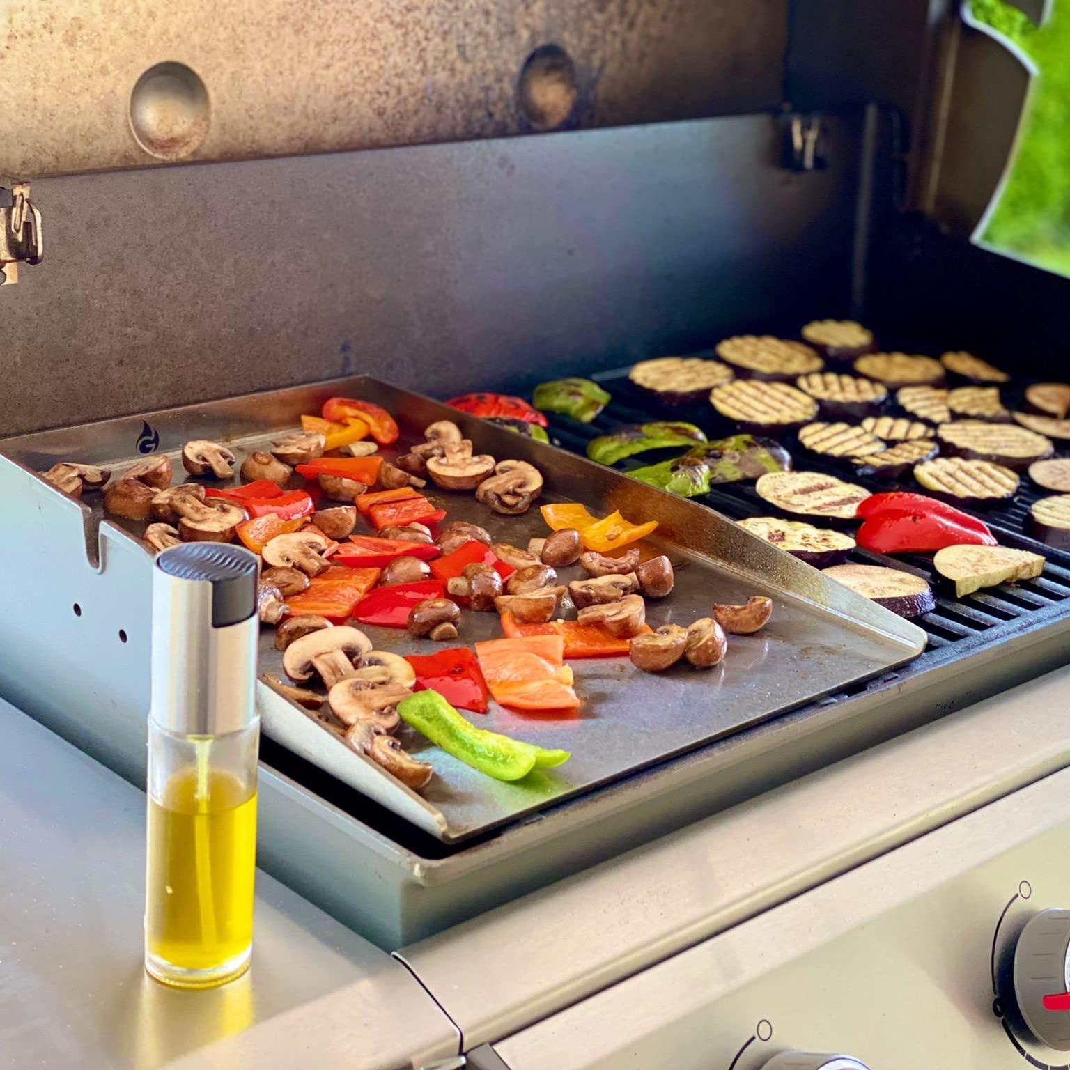 Grillrost.com Das Original Plaque de Cuisson en Acier Inoxydable | Plancha 48x34cm - Convient pour Genesis II & Broil King Imperial/Regal | 4mm Massif