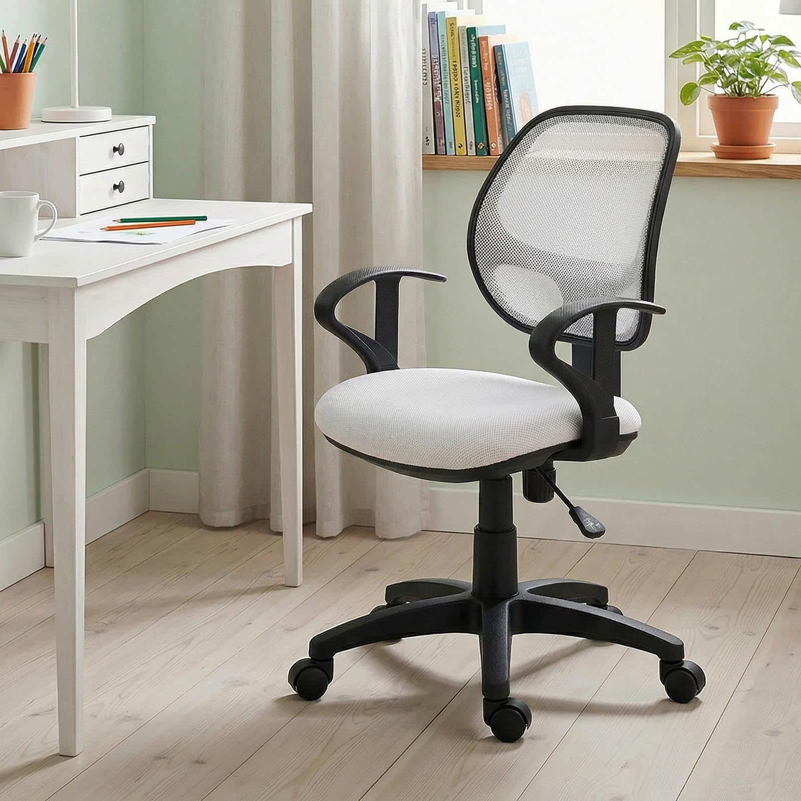 IDIMEX Chaise de Bureau Cool Fauteuil pivotant et Ergonomique avec accoudoirs, Chaise dactylo à roulettes avec Hauteur réglable, revêtement Mesh Blanc
