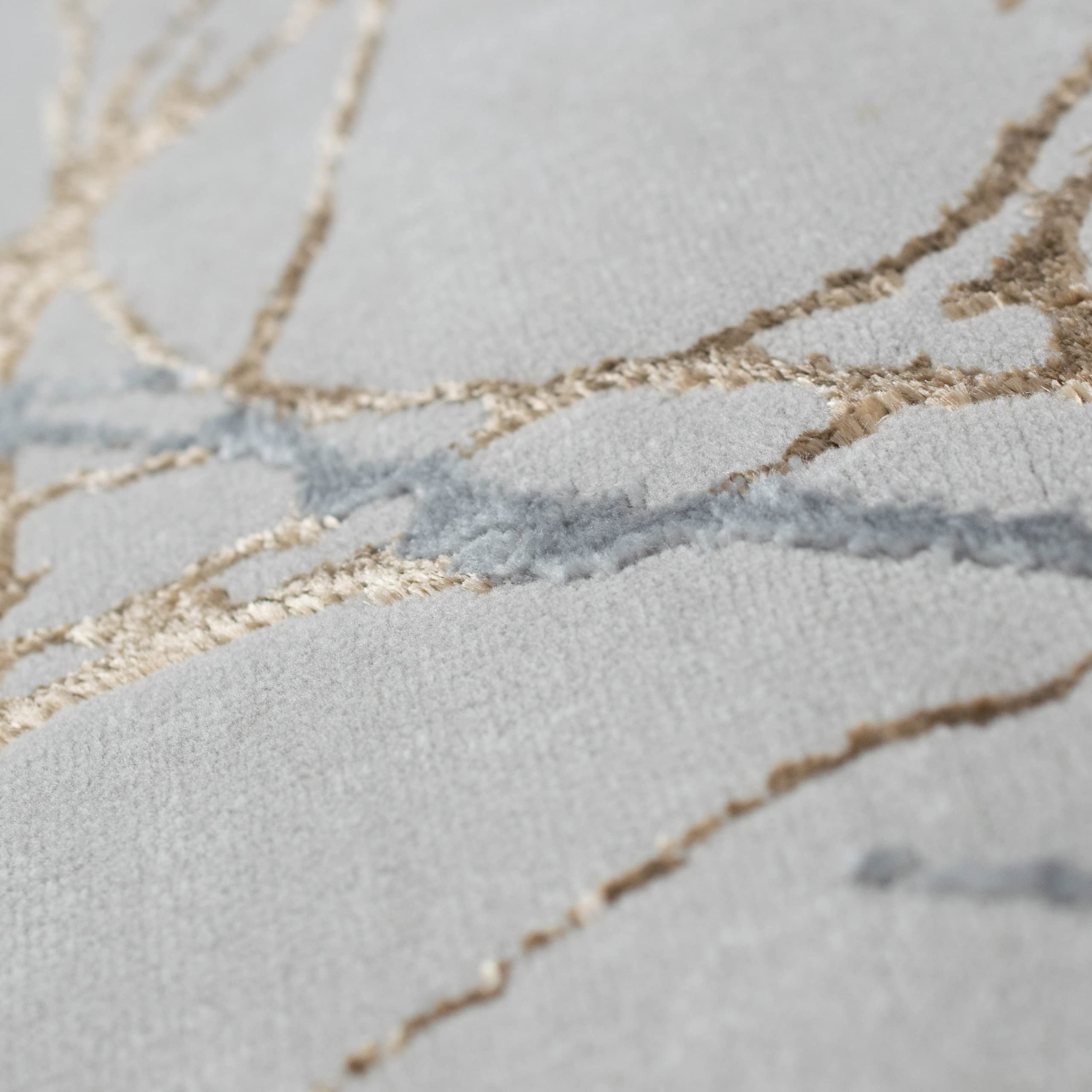Teppich-Traum Kurzflor Teppich Ästemuster Gold 80x300 cm | Pflegeleicht, strapazierfähig, schmutzabweisend, seitlich gekettelt, fußbodenheizungsgeeignet, mit Glanzeffekt, 8 mm Flor