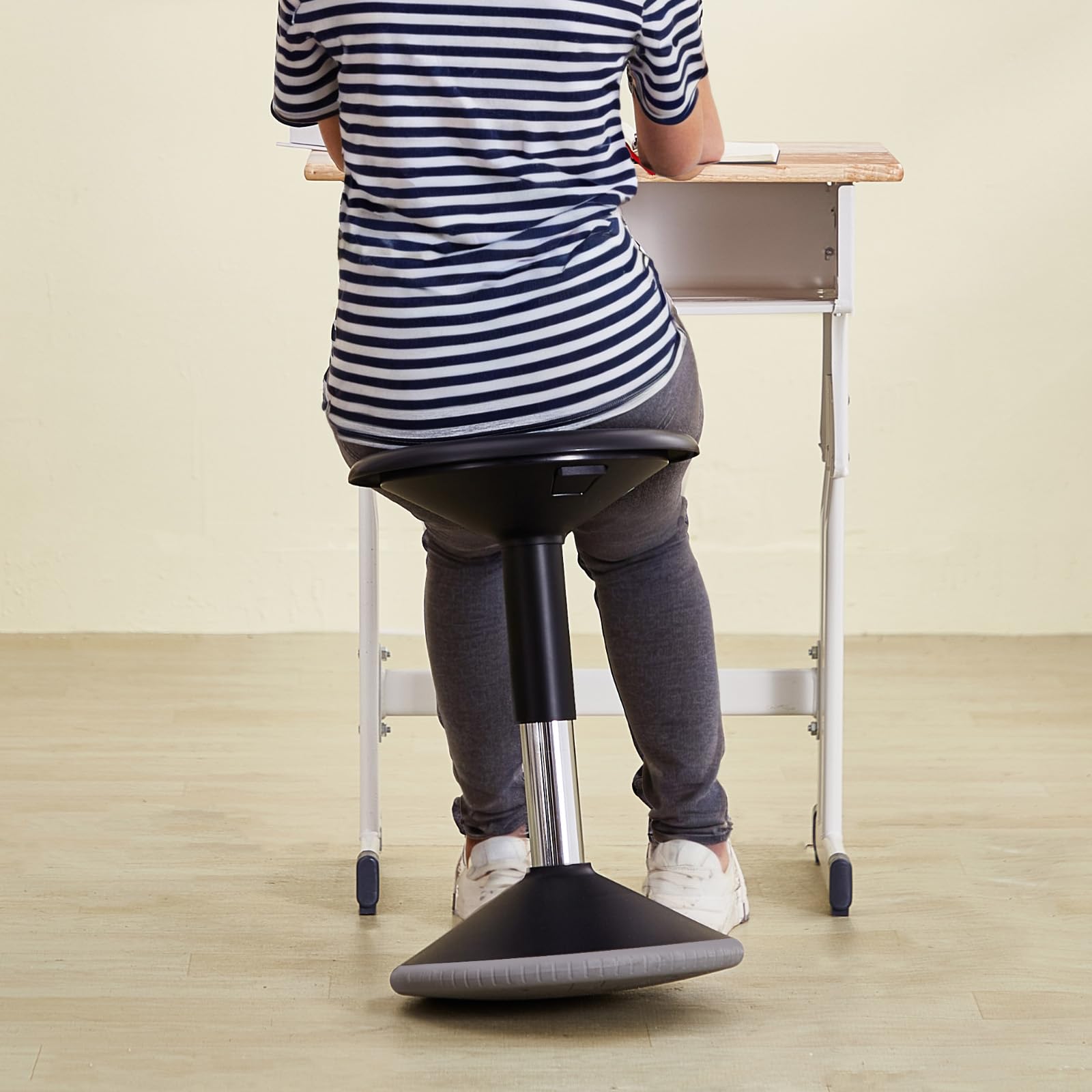 Wobblez® Wiebelkruk - Ergonomische Bureaustoel Voor Bureaus Met Een Hoogte 60 80 Cm Wiebelkruk In Hoogte Verstelbaar Van 43 63 Cm Cognac Wit 43