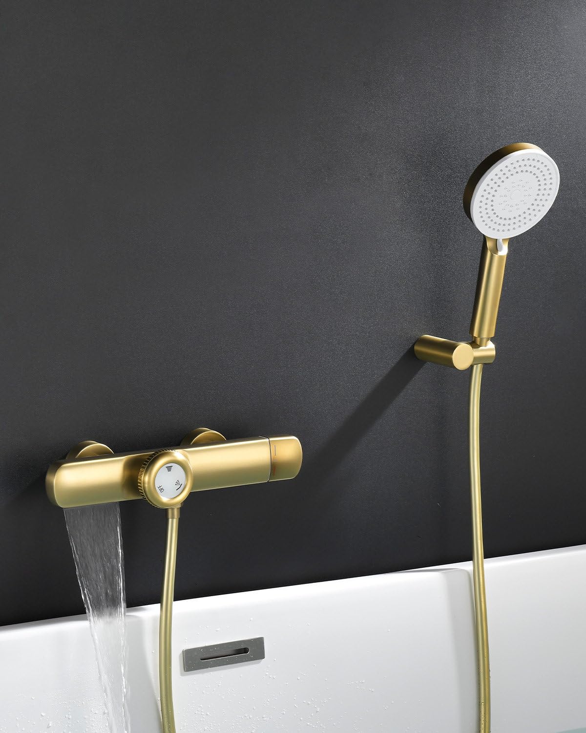 Mitigeur baignoire thermostatique de luxe en laiton noir mat mural