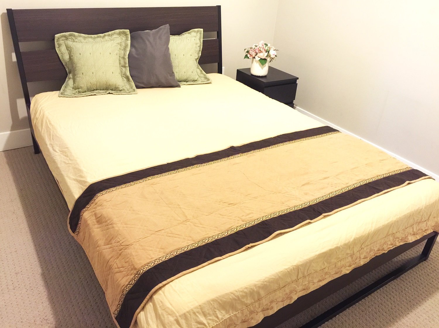 OctoRose Quilted Runner