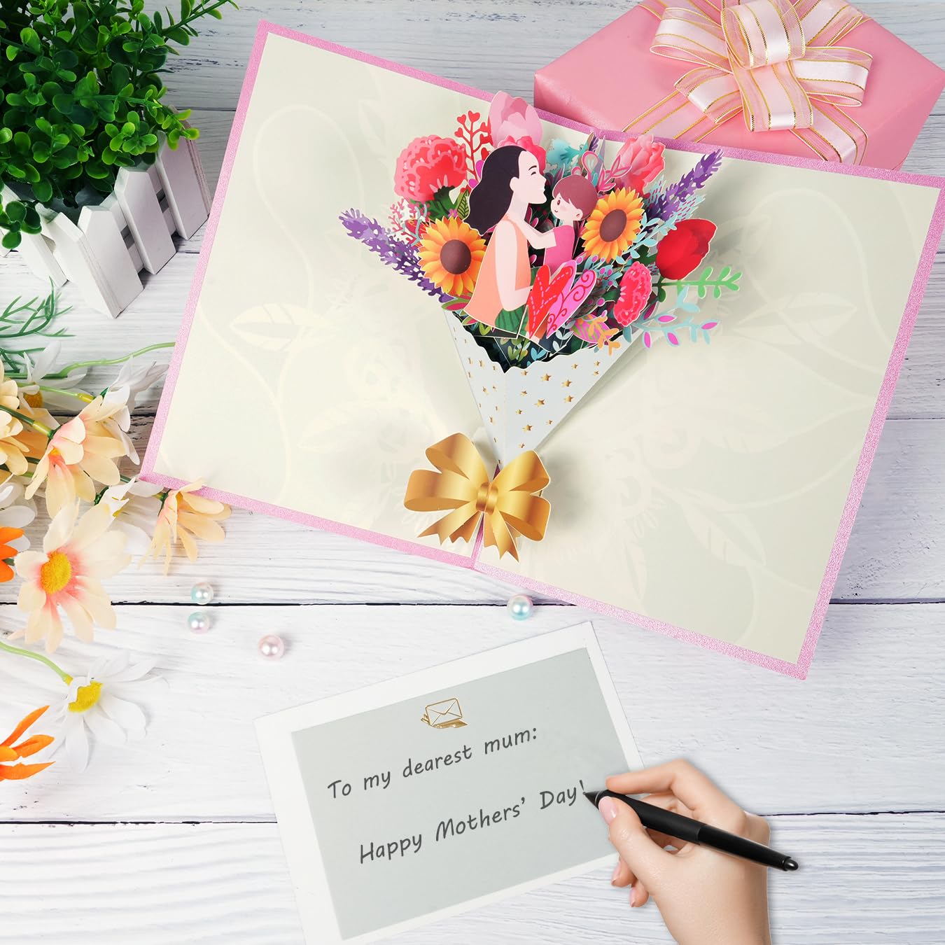 Festa della mamma: biglietto pop-up con il tulipano