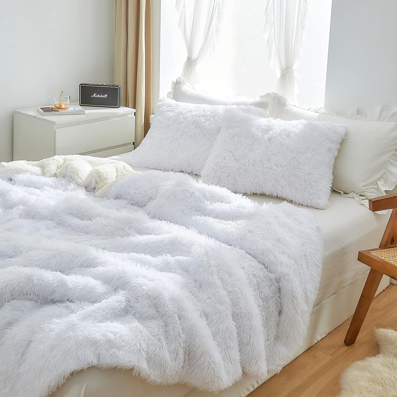 Luxury Faux Fur Shaggy Comforter Set Full/Queen Size, Plush & Sherpa Reversible Comforter White, 3 Pieces Fluffy Fuzzy Bedding Set Ultra Soft and Warm for Winter (1 Comforter + 2 Pillowcases)