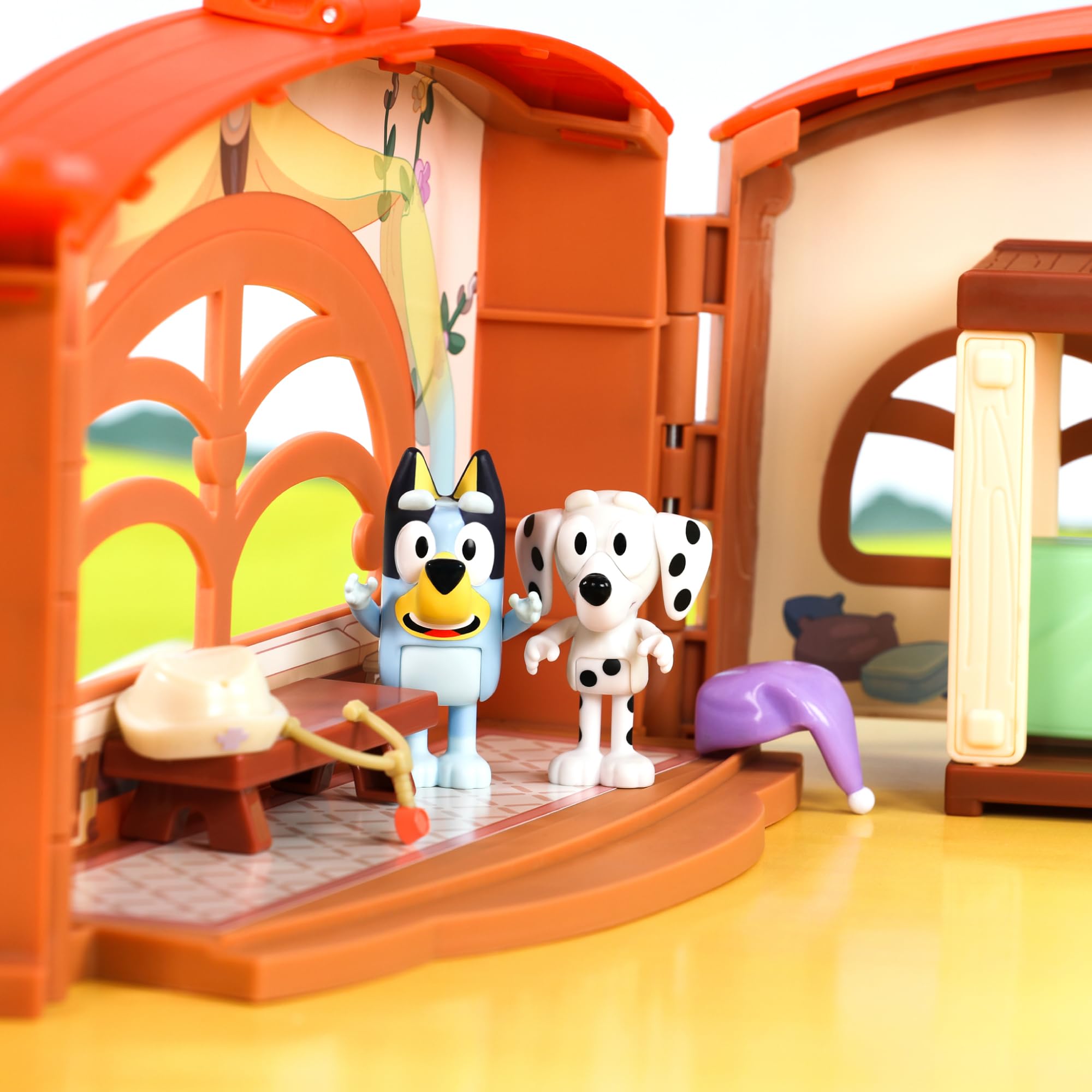 Bluey - Zestaw zabaw, szkoła z serii kreskówek dla dzieci, 2 figurki Chloe, 9-częściowy zestaw akcesoriów i dekoracyjnych pagatyn, 3 lata, słynna (BLY40010)