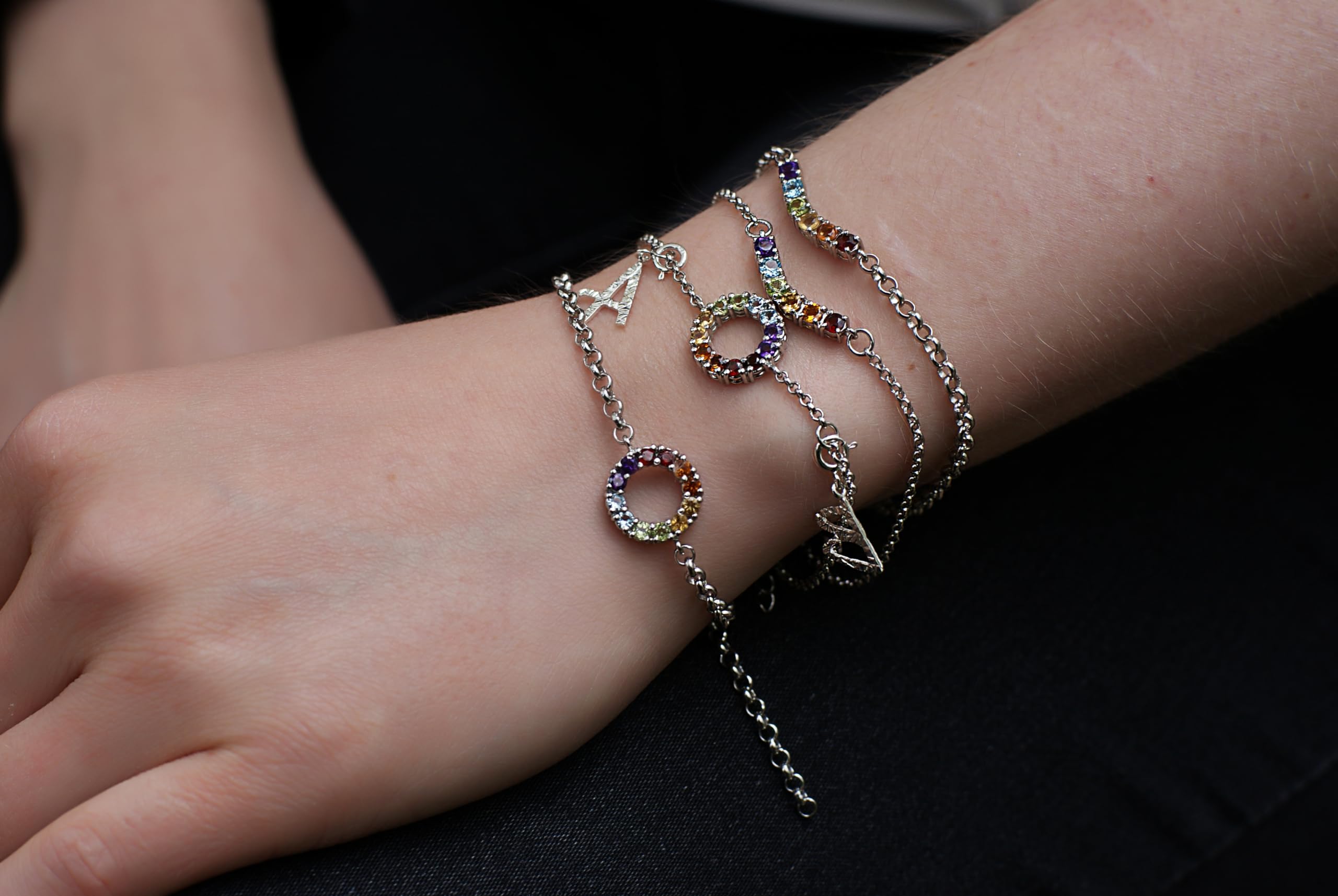 PRIDE Fashion Jewelry - Personalisiertes Regenbogen Armband mit Edelsteinen für LGBTQIA & Gay Schmuck für LGBT, LGBTQ, Asexual, Poly, Pansexuell, Agender, Bigender, Bisexuell, Trans, Transgender