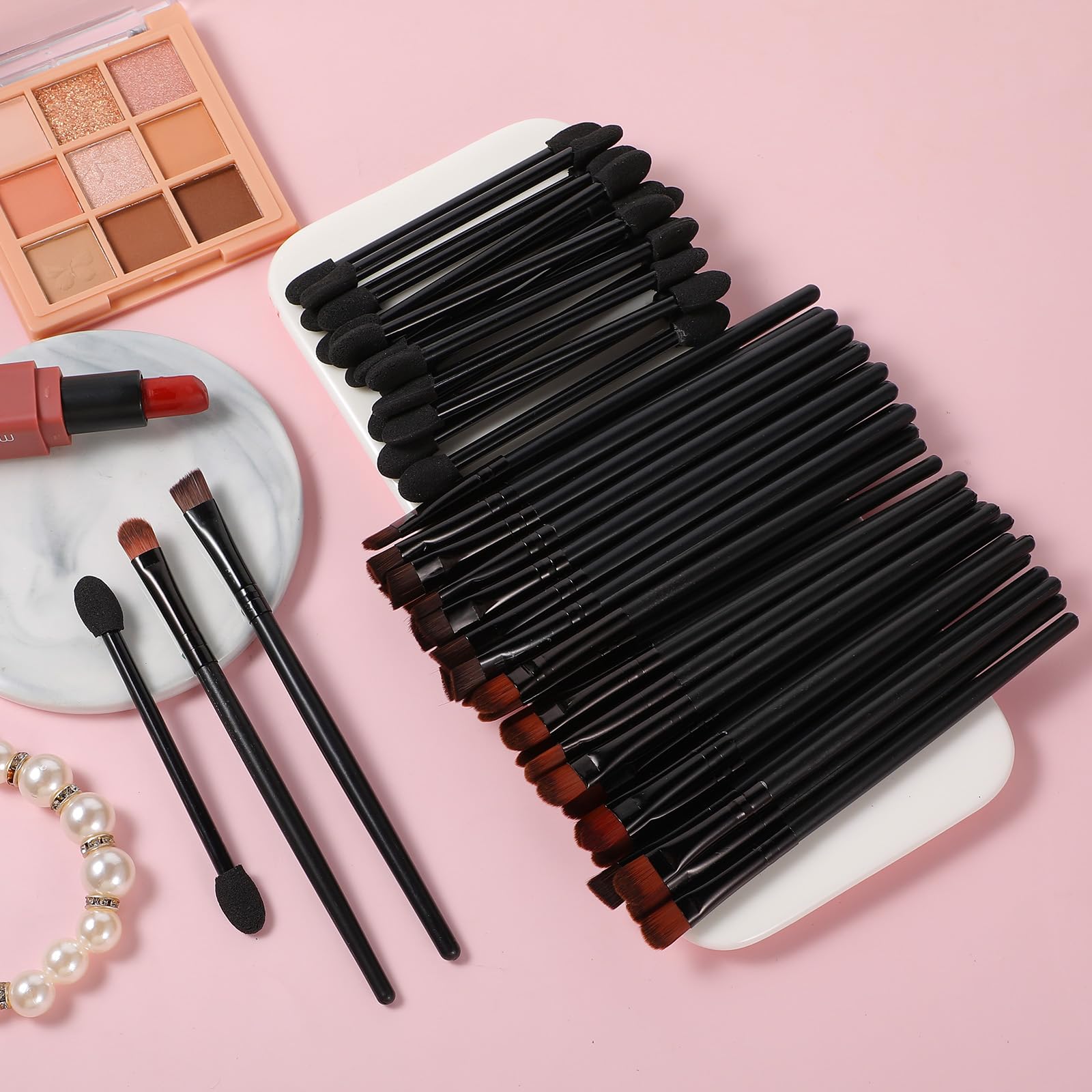 Lot de 200 pinceaux à sourcils jetables, 50 pinceaux à sourcils angulaires/ronds, 50 pinceaux à double extrémité, 100 pinceaux à lèvres pour femmes et filles