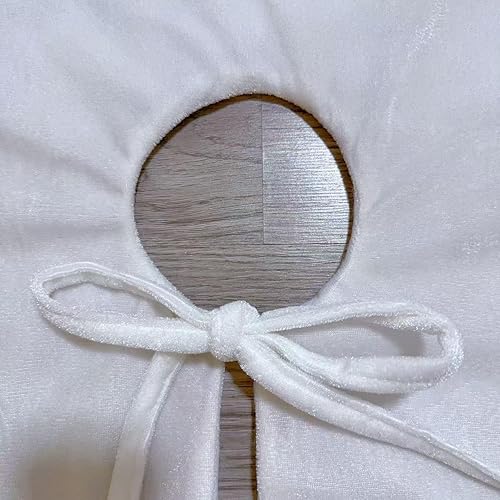 Vista 68 de Faldones de felpa para árbol de Navidad, 36 pulgadas, tapete de lujo de piel sintética blanca nevada con copos de nieve dorados para decoración