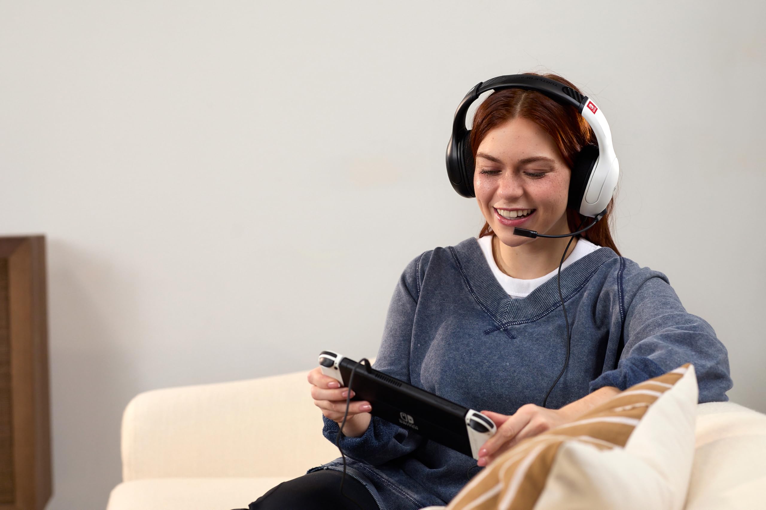 Turtle Beach Airlite Fit Przewodowe słuchawki gamingowe z oficjalną licencją dla Nintendo Switch, Lite, model OLED, czarno-biały