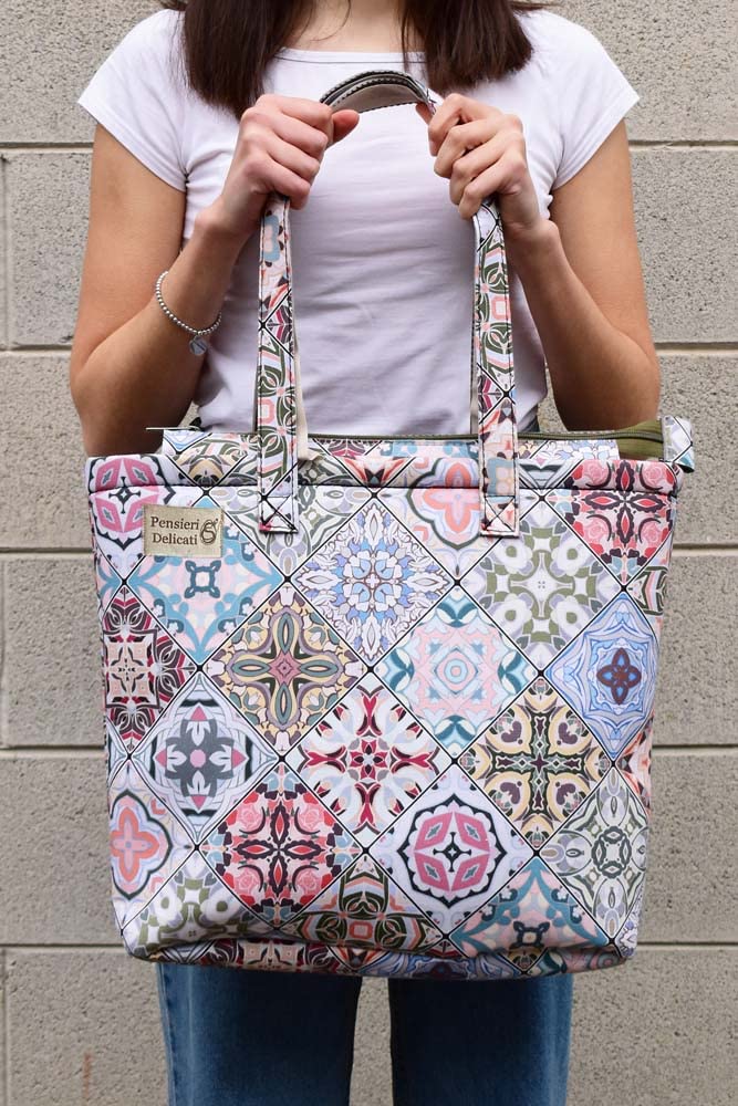 IlGruppone Pensieri Delicati Borsa da Donna Fatta a Mano in Italia Pochette Tracolla Secchiello Mare Cotone con Stampa Digitale - Maiolica - Borsa Shopping