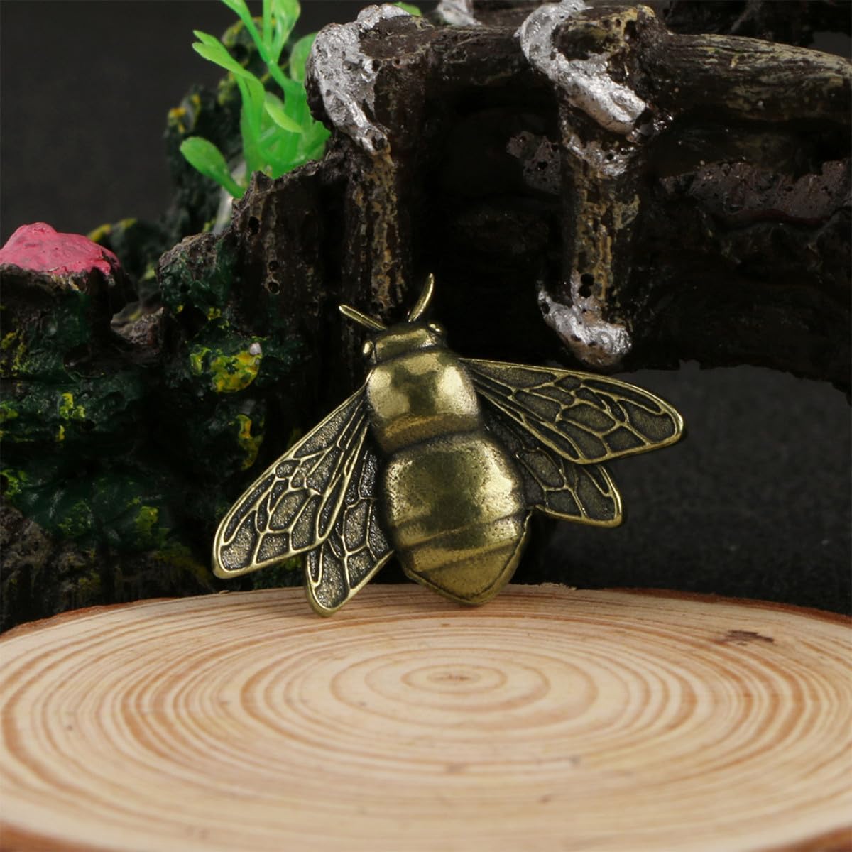 Brass Bee Statue Figurine Vintage Small Bee-Shaped Ornament Animal Decor Collectible Sculpture Home Accent for Living Room Tabletop Display image 5