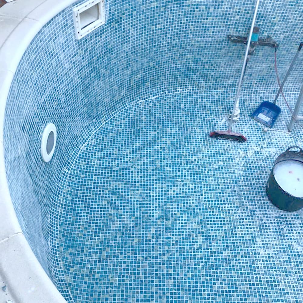 Membrana de Poliuretano Incoloro para Piscinas (3+1kg) - Crea una capa transparente continua que impermeabiliza, protege y evita filtraciones