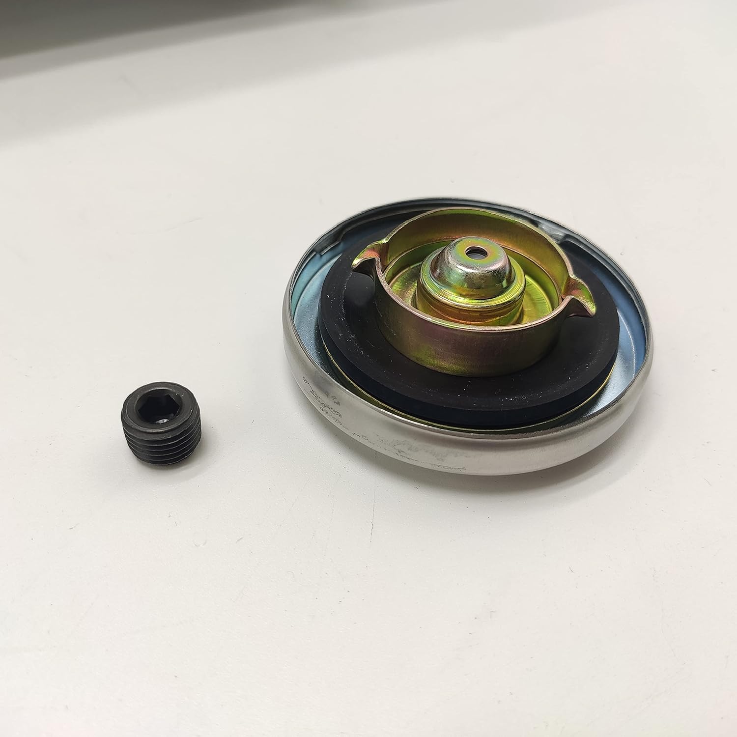 JSD AUTO PARTS 10 Gallons Gas Tank / Fuel Tank Aluminum Center Fill Spun 10 x30 1/4 NPT Outlet