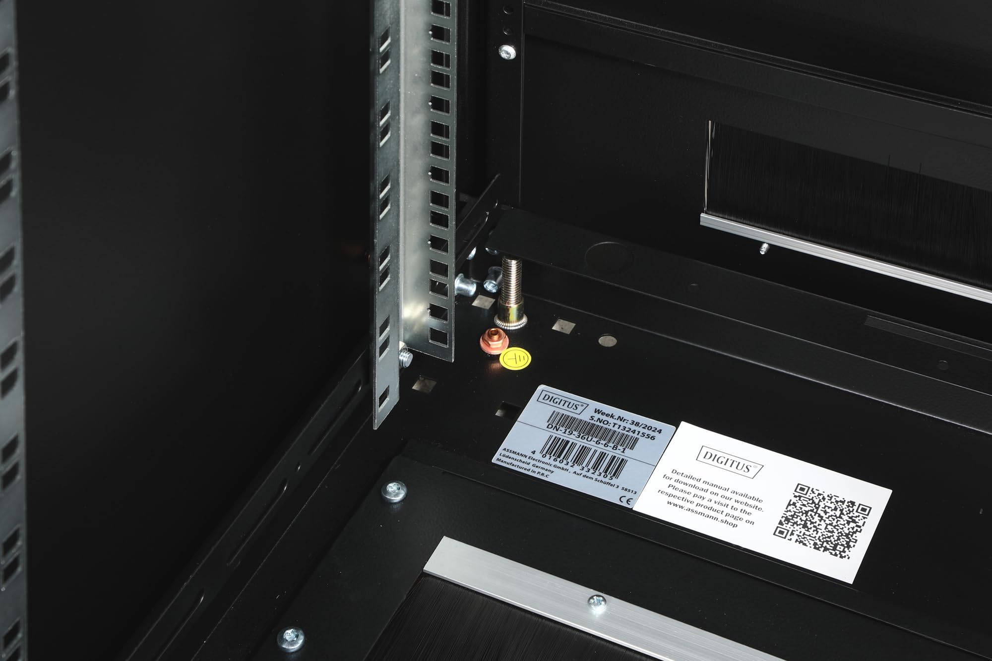 DIGITUS Armadio di rete 19" 36HE - 60 x 60 cm - Serie Unique - Portata 800 kg - Profondità utile 543 mm - Nero
