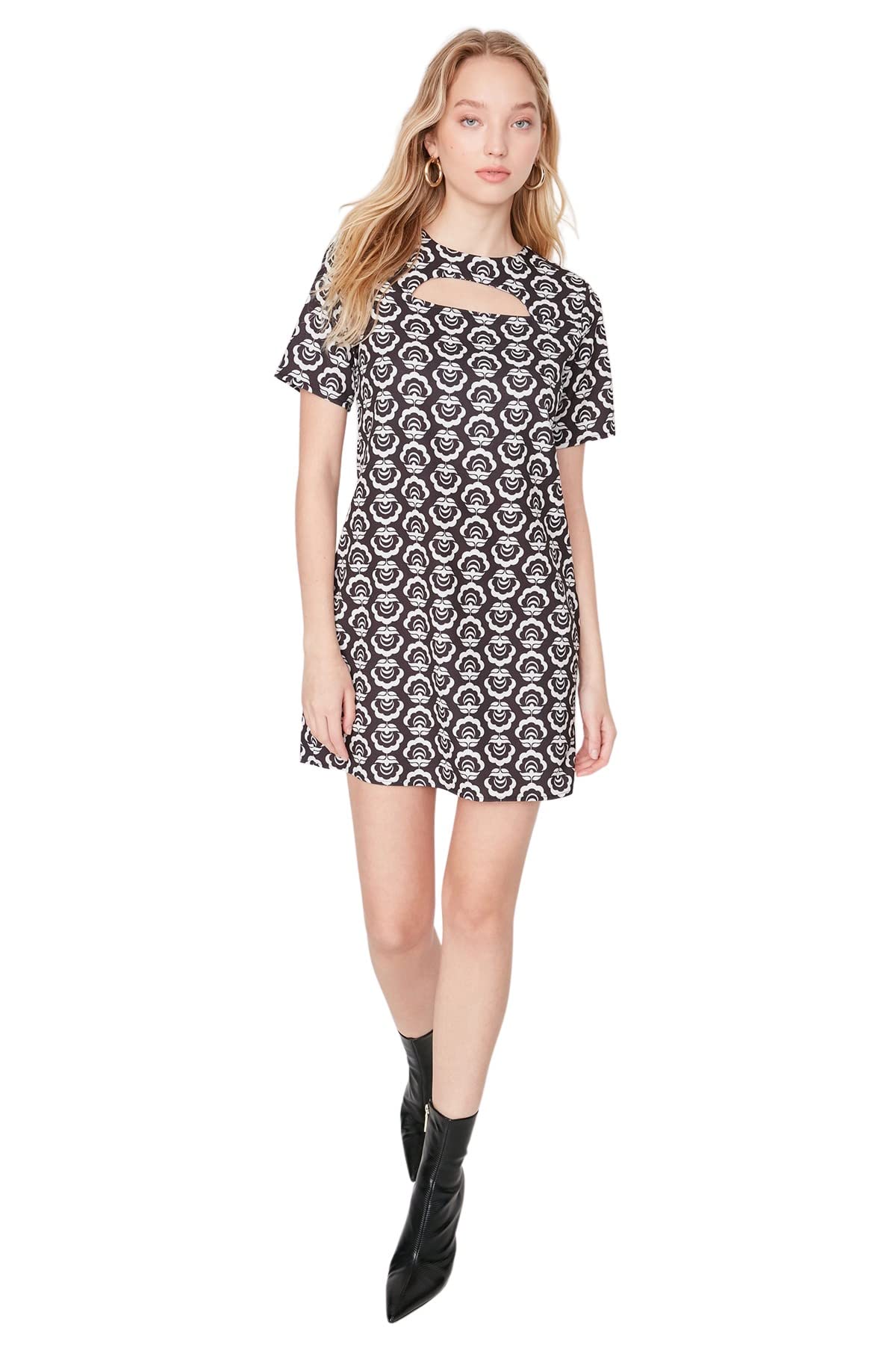Trendyol FeMan Mini Shift Regular fit Woven Dress Black