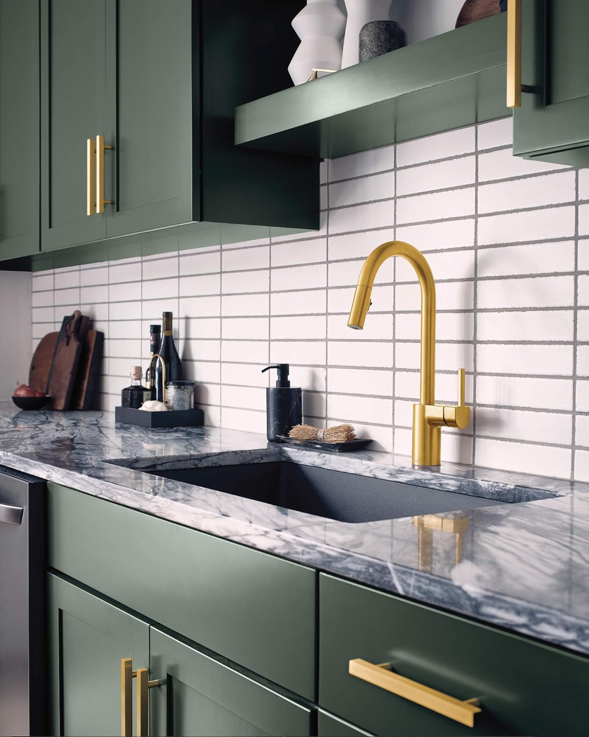 70% оƒƒ Dіѕсоunt Moen 7565BG Align One-Handle Modern Kitchen Pulldown Faucet with Reflex and Power Clean Spray Technology, Brushed Gold