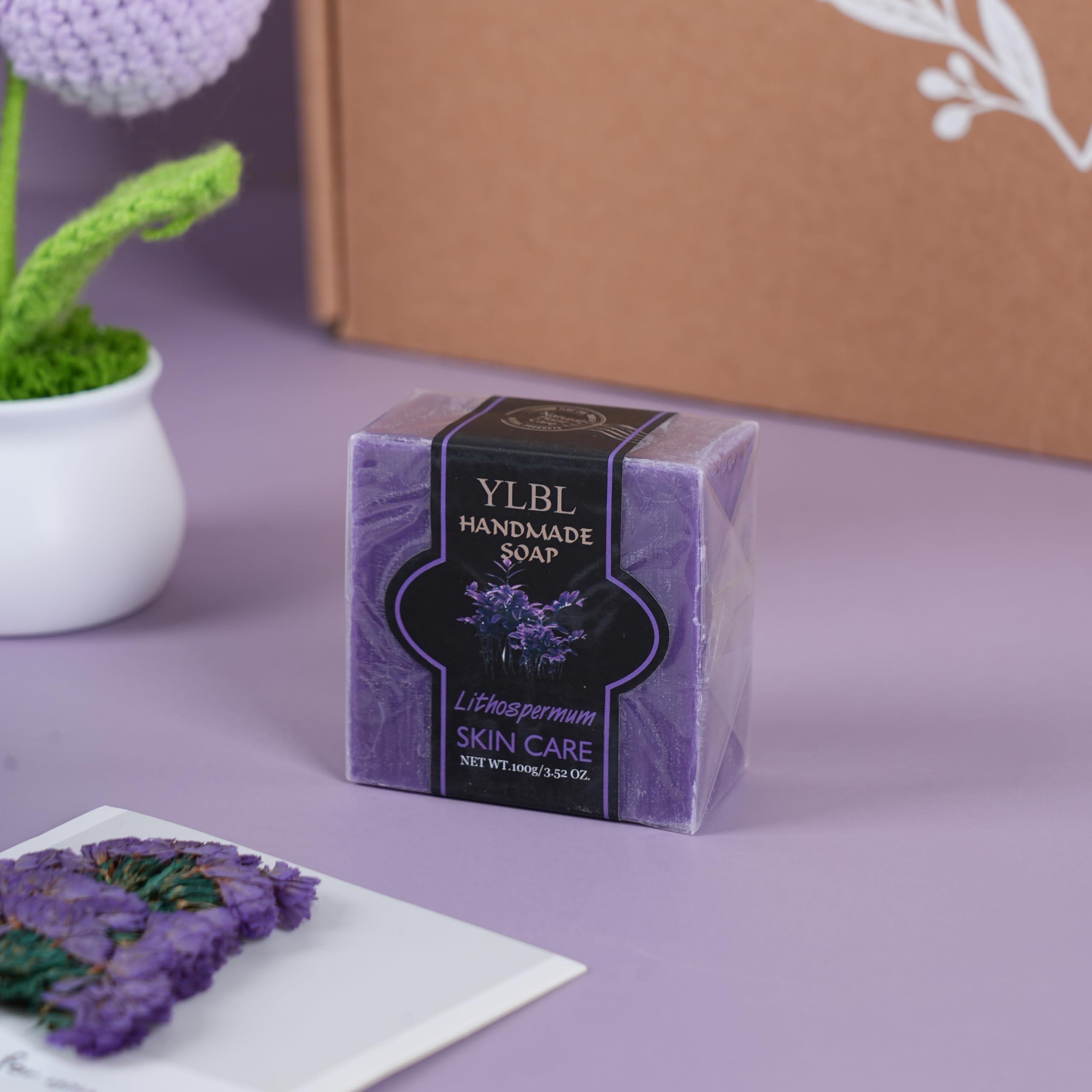 Sending You A Hug: Get Well Gifts para mujeres, cesta de regalo de cumpleaños, paquete Thinking of You Care, acogedor juego de manta y taza morada, jabón de lavanda y vela de fresia (morado)