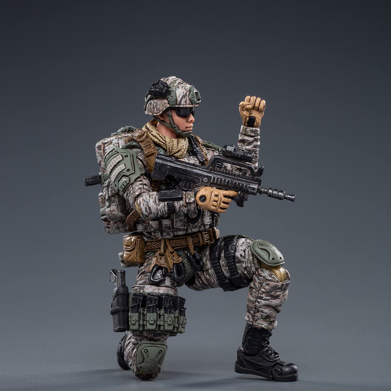 Amazon | JOYTOY 1/18 アクションフィギュア PLA 特殊部隊 兵士