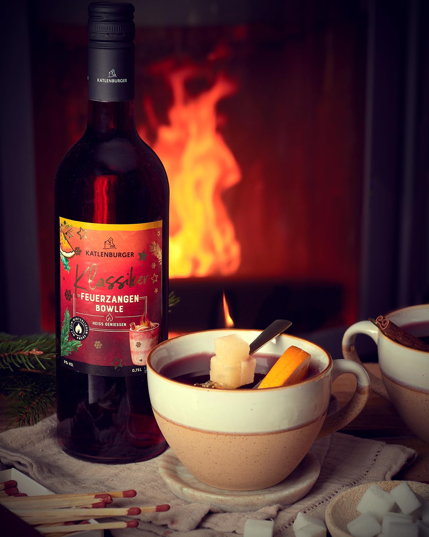 KATLENBURGER - Feuerzangenbowle | Fruchtweinpunsch aus Fruchtwein mit traditionellen Gewürzen. Genieße den heißen Klassiker vom Weihnachtsmarkt auch zuhause. Inhalt: 6x 750ml und 9% vol.