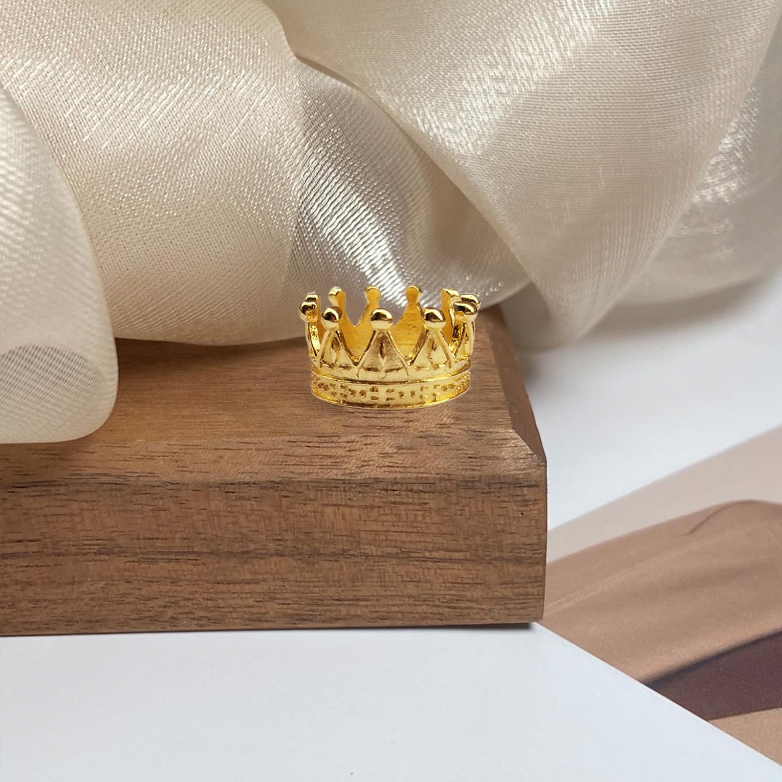 FREEBLOSS 12 Mini Couronnes Métal Doré - 2,5 X 1,3 Cm - Pour Maison De Poupée, Décoration De Gâteau, Accessoires Chapeaux - Cadeau