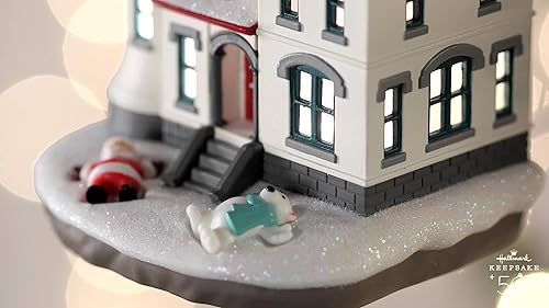 Miniatura 7 de Hallmark Keepsake Adorno de Navidad 2023, faro navideño 2023 con luz, regalos para ella