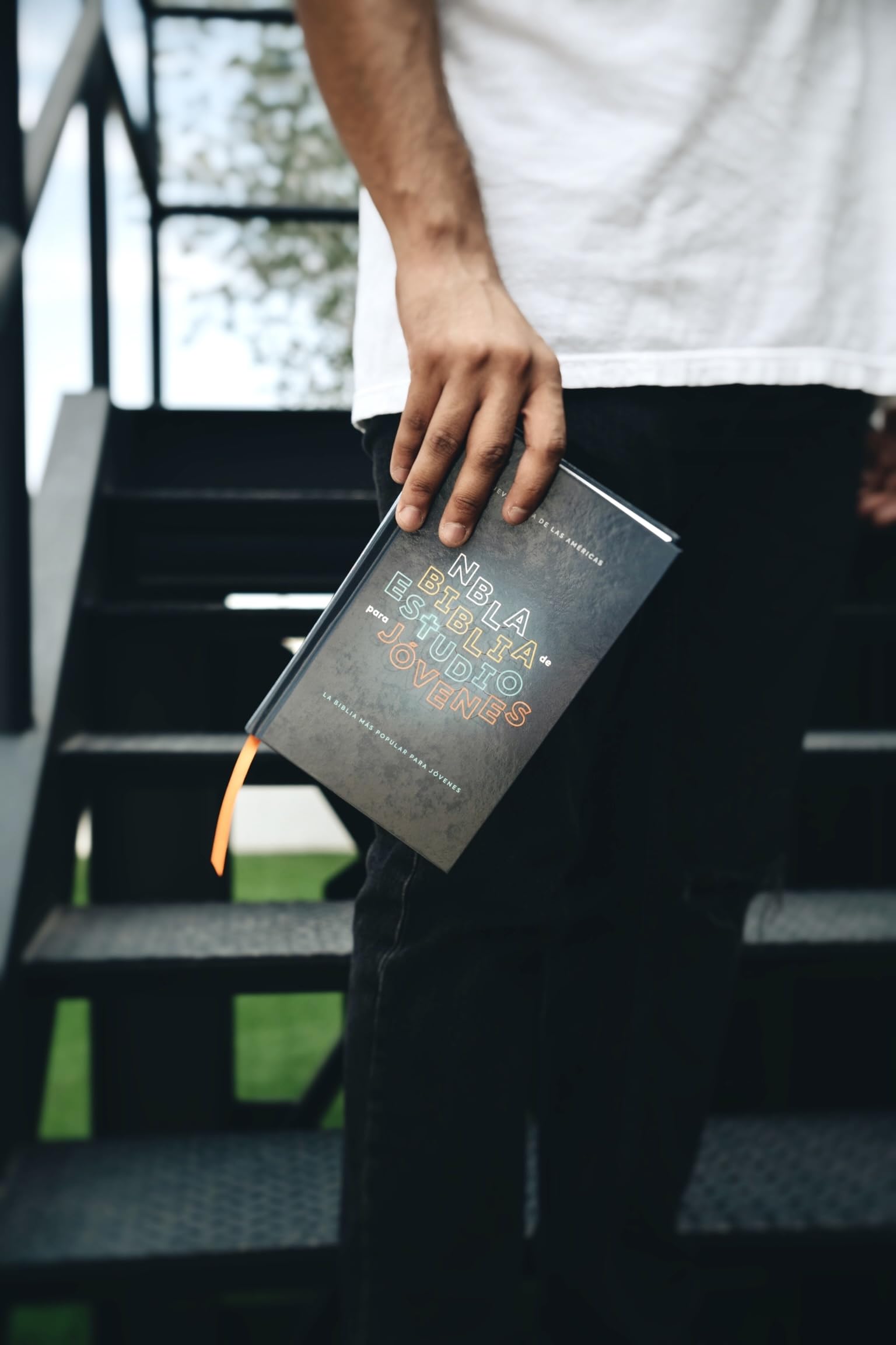 Biblia de Estudio para Jovenes: Nueva Biblia de las Americas, Estudio para Jóvenes, Azul, Comfort Print