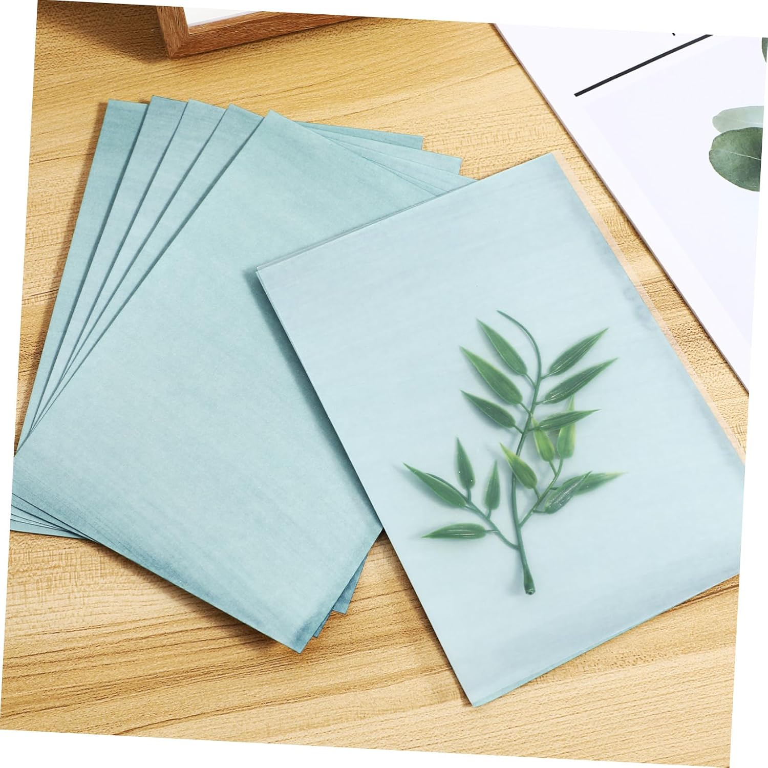 VILLCASE 32Sheets Cyanotype Paper Kit Solar Print Paper with for DIY Crafts Sunlight Activated Drawing for Photograms and Artwork Creation
