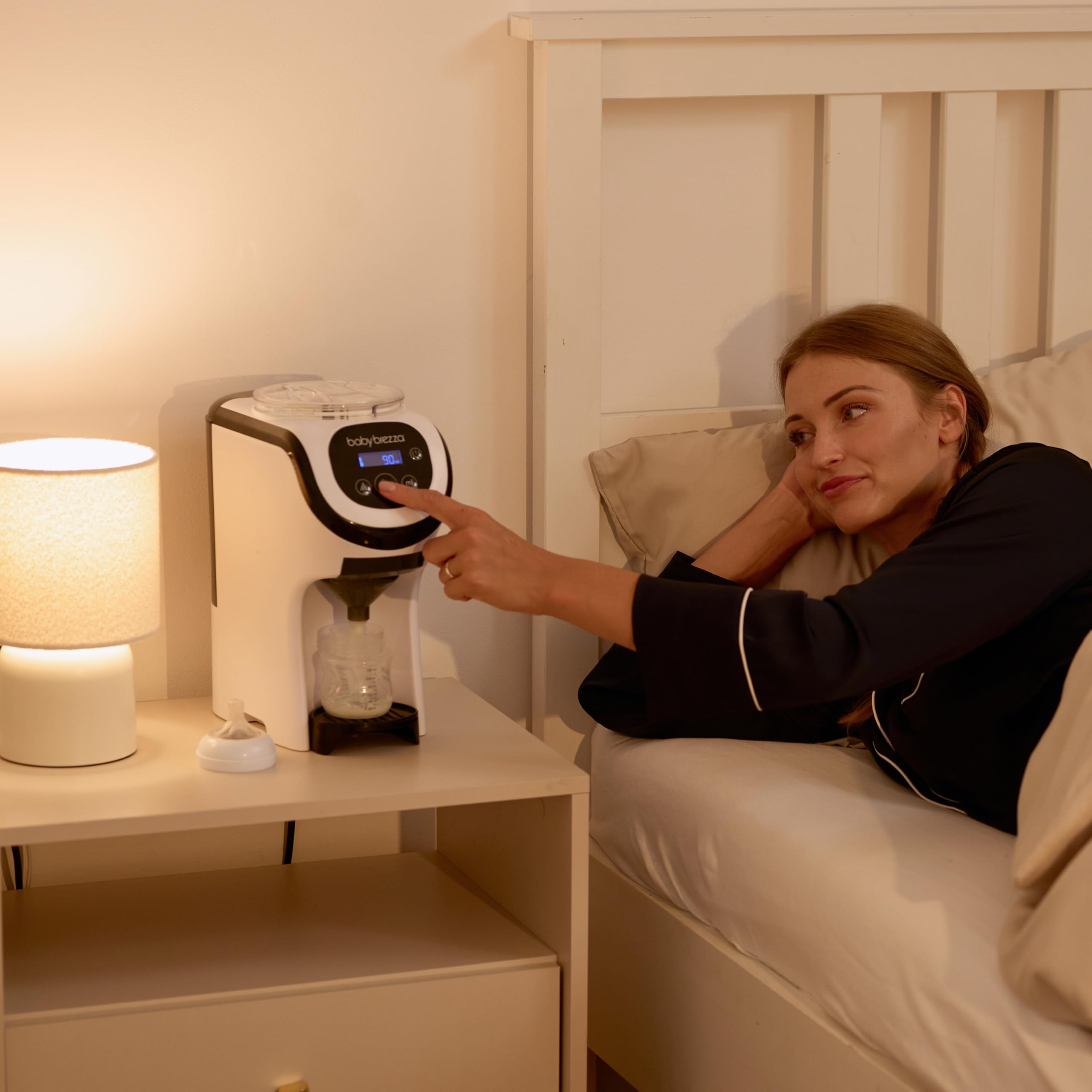 Baby Brezza Formula Pro Mini – Miscelatore per la Preparazione di Formula per Neonati - prepara Latte in Polvere - portatile e compatto per i Viaggi - bianco