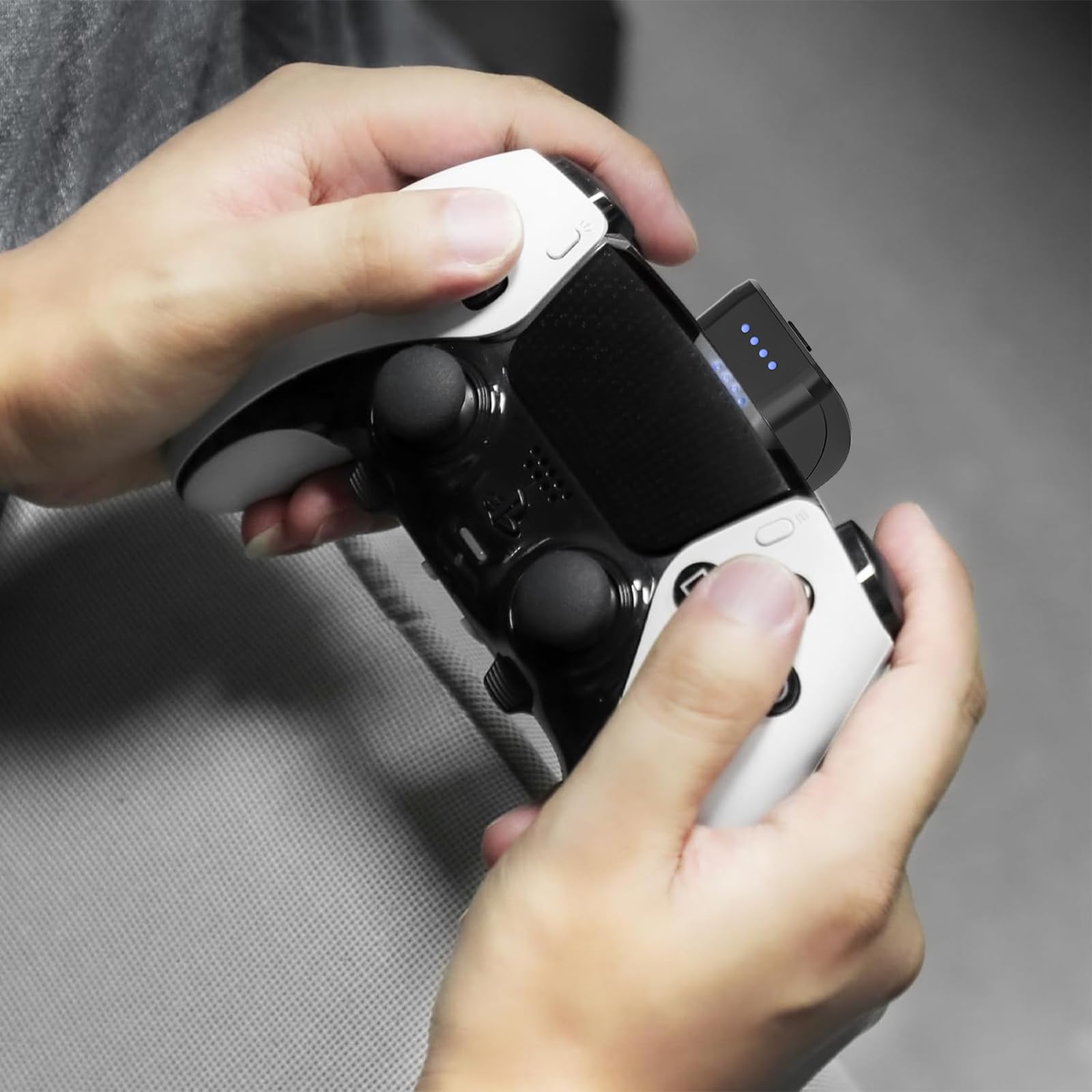 AMAZEAR Akku Pack für PS5 DualSense Controller, Playst-ation 5 Zubehör 3000mAh Schnell Ladegerät, tragbarer wiederaufladbarer zusätzlicher Akku für PS5 Edge oder Standard Game Controller (schwarz)