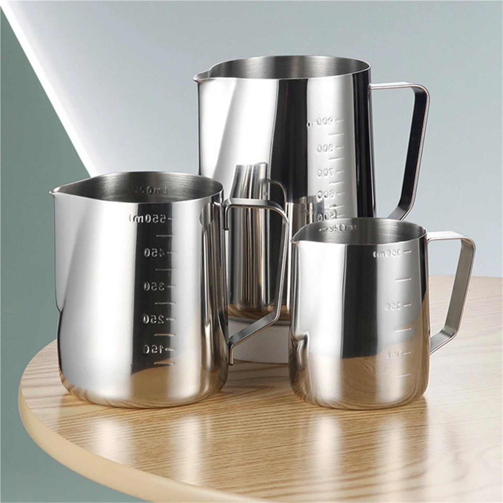 Jarra Para Espumar Leche Jarra de espuma de leche de 350/600/900ml, taza de café Espresso de acero inoxidable, jarra de espuma de Barista con boca afilada, accesorios for cocina y cafetería(900ml)