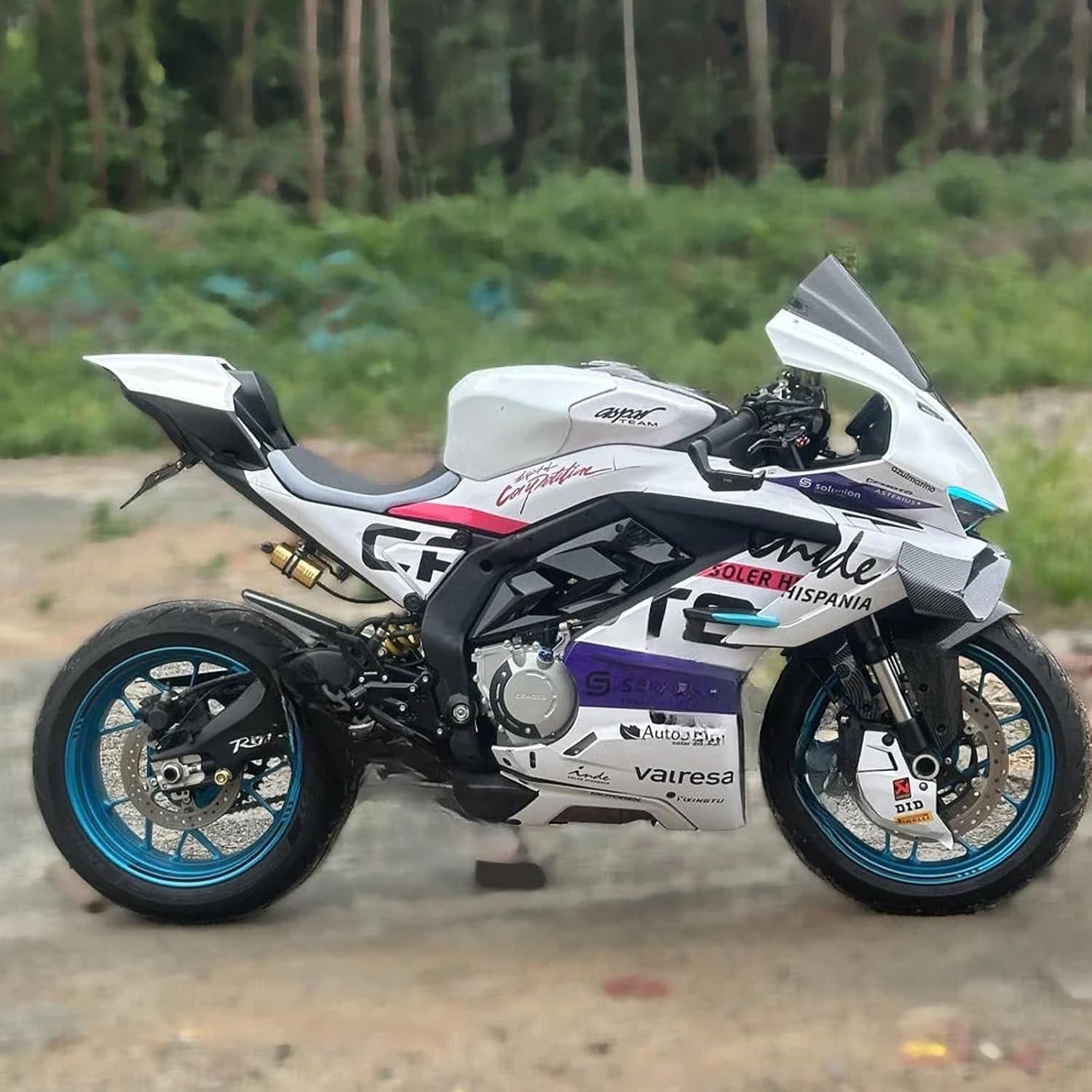 Motorcycle Front Fairing Lips Batwing, ABS Downforce Large Lip Spoiler Kit, For CFMOTO 675SS 675SR-R 675SS Mods Beak Nose Cone Performance Part For Track Racing (Vibrant Black)