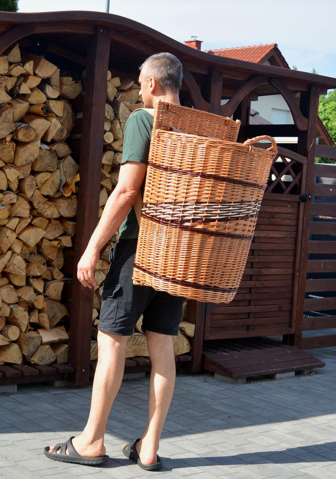 Rückentragekorb Kiepe aus Weide mit Gurten, handgeflochten & lackiert, stabiler Erntekorb Holzkorb Gartenkorb Größe L oder XXL, europäische Handarbeit (WIKLER XXL – Maxigröße)