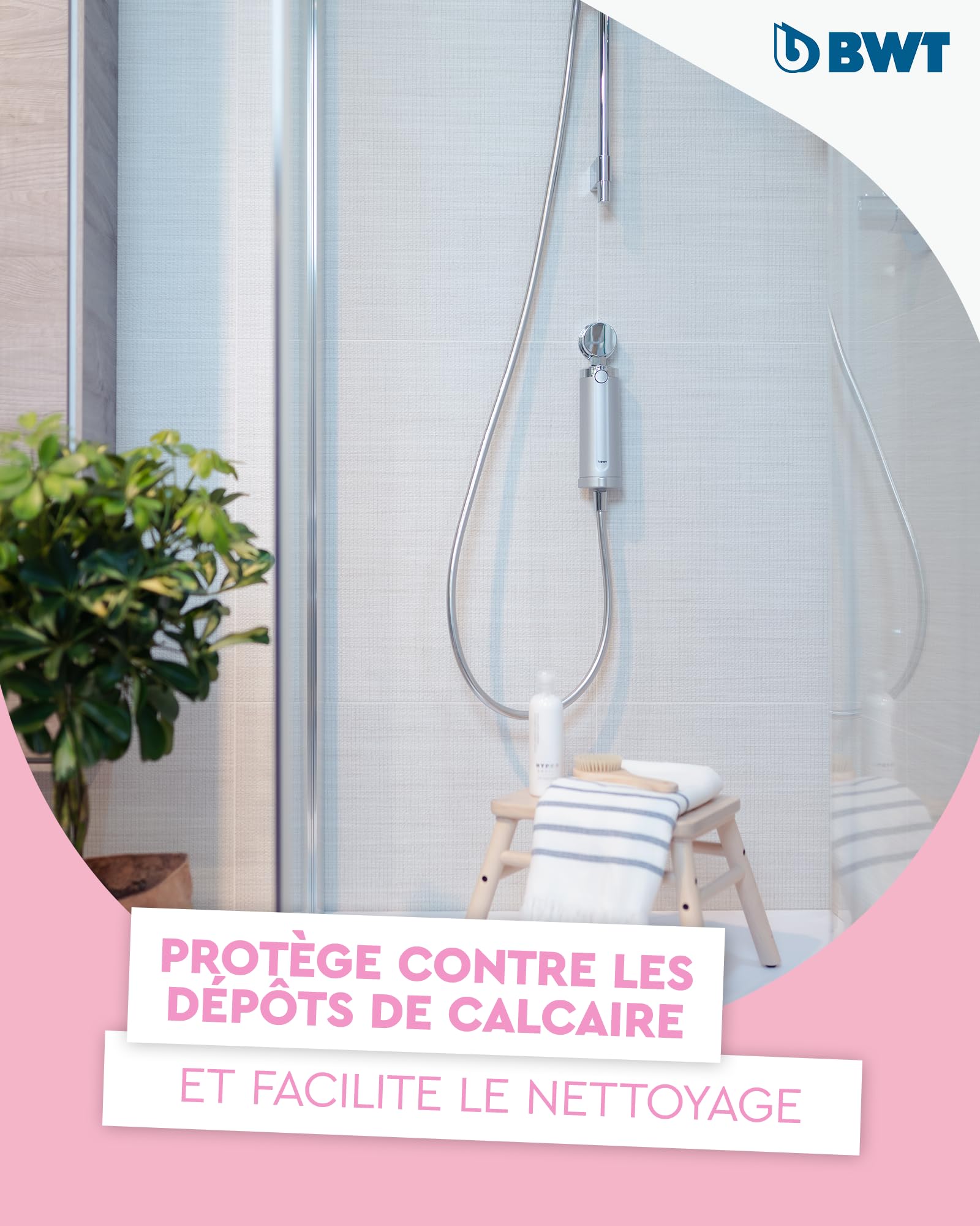 BWT Système de filtration anti-calcaire Quick & Clean - Nettoyage par simple pression d'un bouton pour un bain sans calcaire - Filtre de douche avec 4 cartouches filtrantes