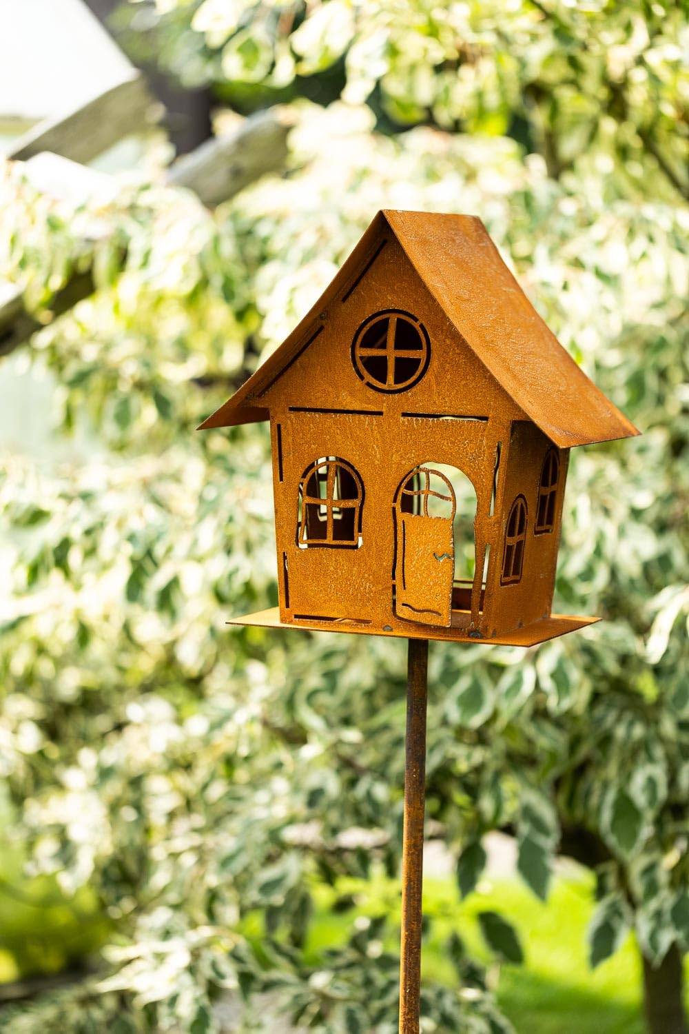 Bornhöft Edelrost Garten Deko Windlicht Vogelhaus Hexenhaus Gartendekoration Dekorieren rostige Dekoration Landhaus Kerzenhalter Vogelfutterhaus auf Stab sehr massiv