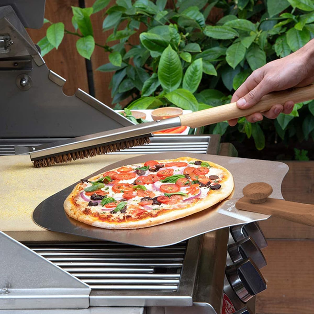 Brosse De Nettoyage Pour Four à Pizza Et Pierre à Pizza - Poils En Laiton + Grattoir Inox, Manche Bois 25 Pouces