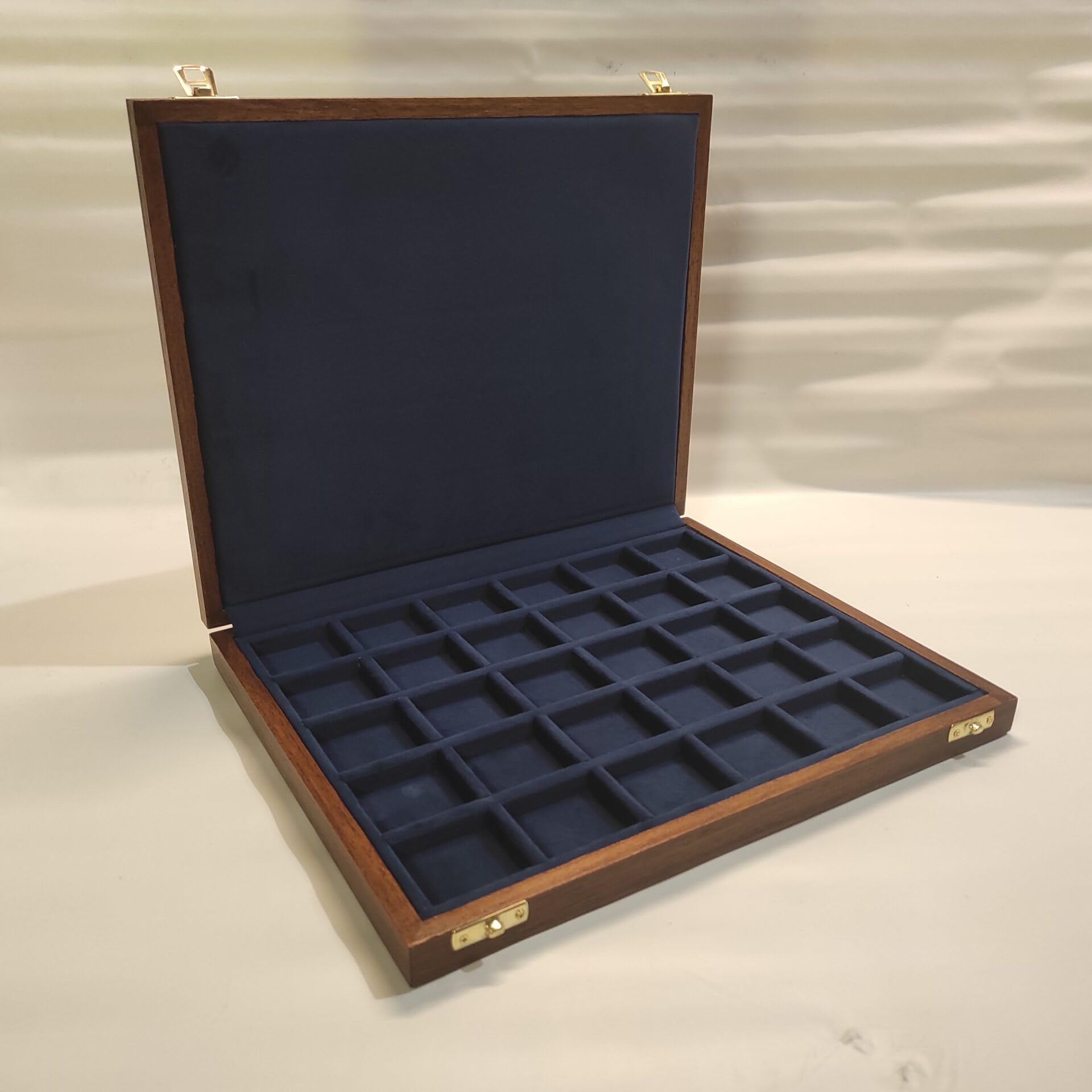 Caja para Monedas y medallas Antiguas peritadas, Expositor de Madera Maciza y Terciopelo para numismática, Compartimentos y Color Personalizables