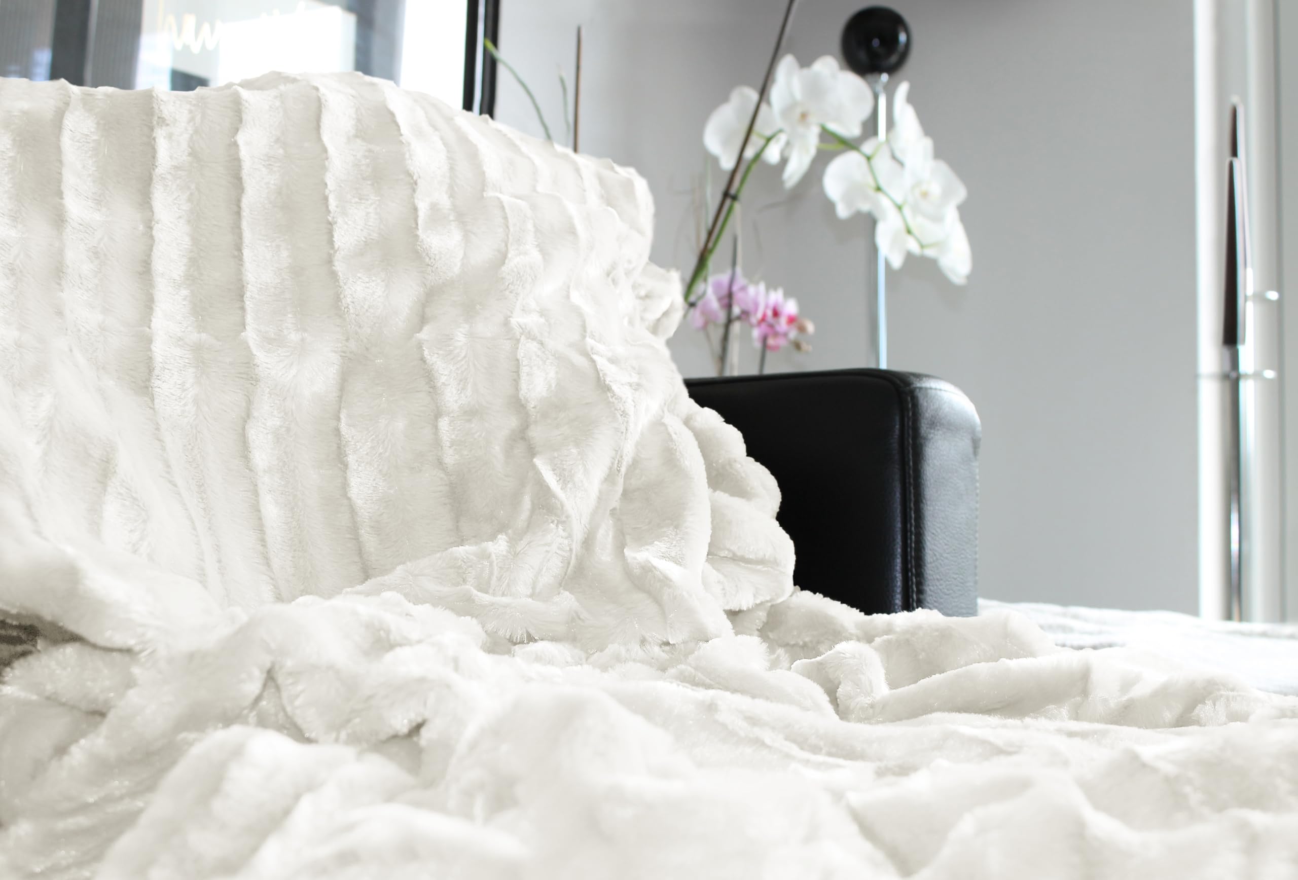 Brandsseller knuffeldeken imitatiebont dubbelzijdig 150x200 cm – Warme kunstbontdeken voor bank en bed, luxe woondeken plaid, comfortabel & zacht - 100% polyester, wasbaar – Wit