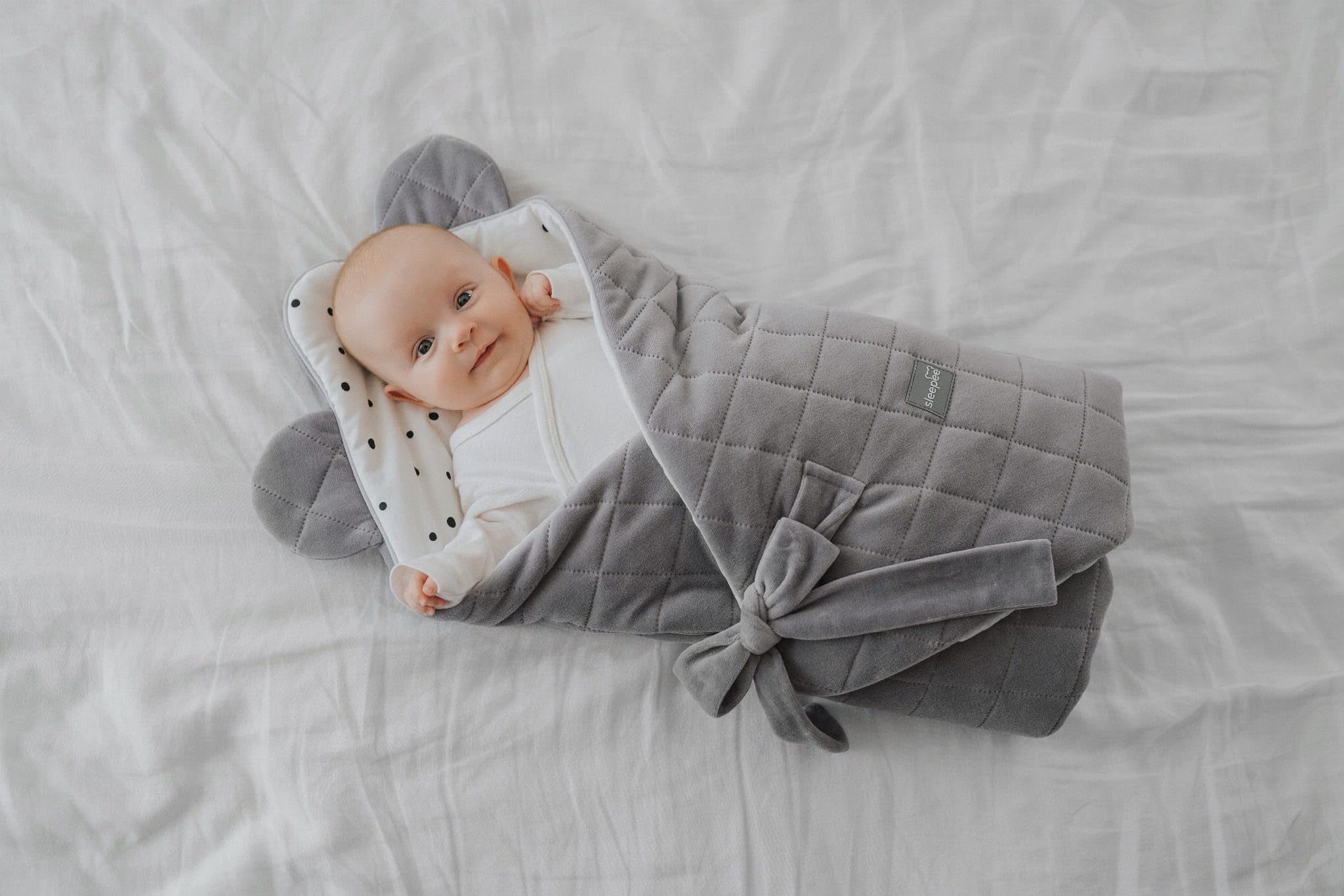 Sleepee Royal Pucksack Baby 0–3 Monate – Baby Swaddle Wickeltuch aus 100 % geprüfter Baumwolle (Oeko-TEX Standard 100), atmungsaktiv, weich & sicher für Jungen & Mädchen
