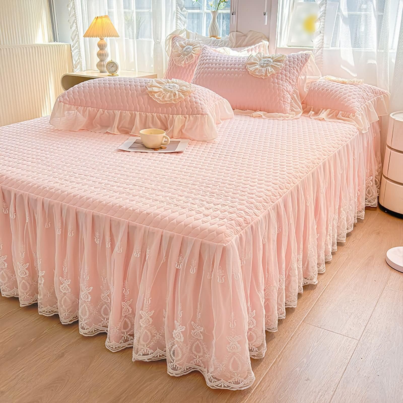 KnSam Prześcieradło z gumką i 2 poszewki na poduszki - 150 x 200 cm - Różowa, bawełniana pościel, haftowana koronka spódnica do łóżka, miękkie wygodne oddychające prześcieradło z gumką