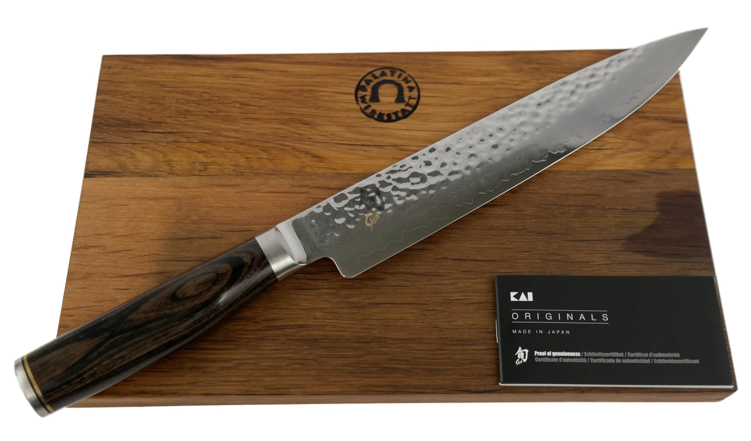Kai Shun Premier Tim Mälzer TDM-1704 ultrascharfes Japanisches Schinken Messer, 24 cm Klinge aus Damaststahl + massives Schneidebrett aus Fassholz 30x 18 cm, Angebotsset